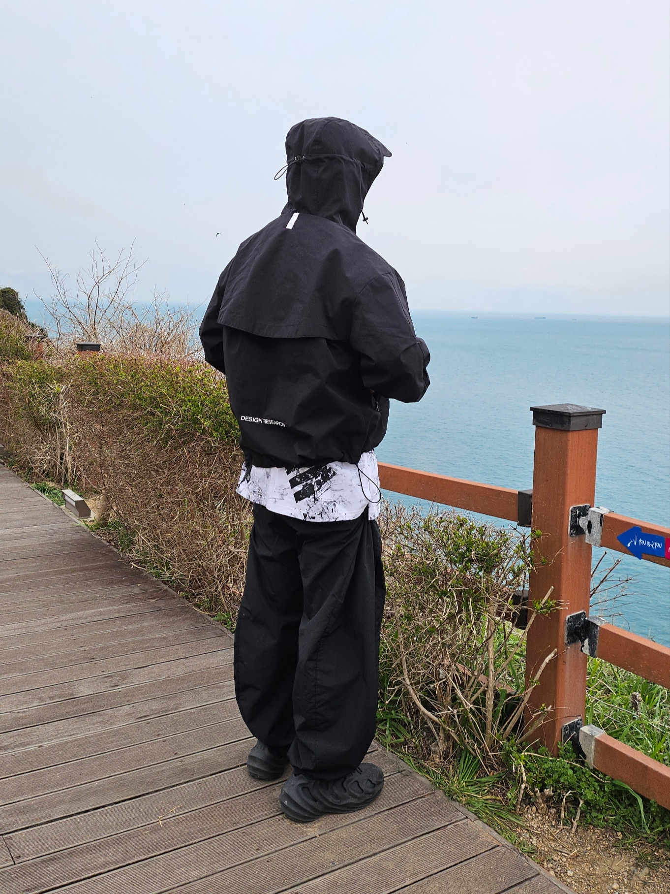 Sansan Gear Side Snap Pants Black, Adidas Adifom Q Core Black Carbon 착용 스타일 - 1
