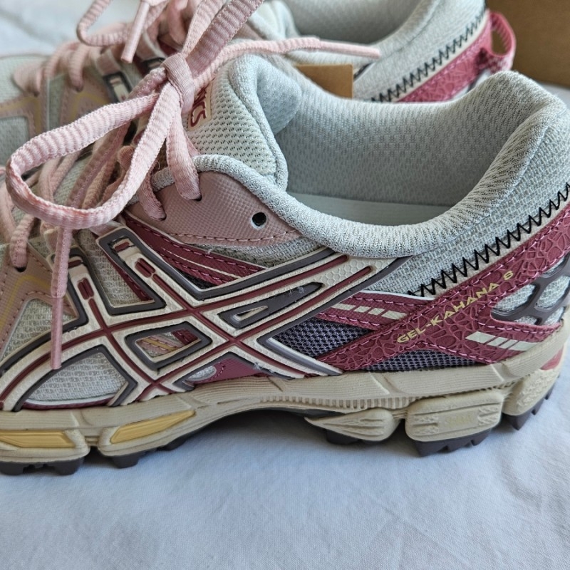 (W) Asics Gel-Kahana 8 White Pink 착용 스타일