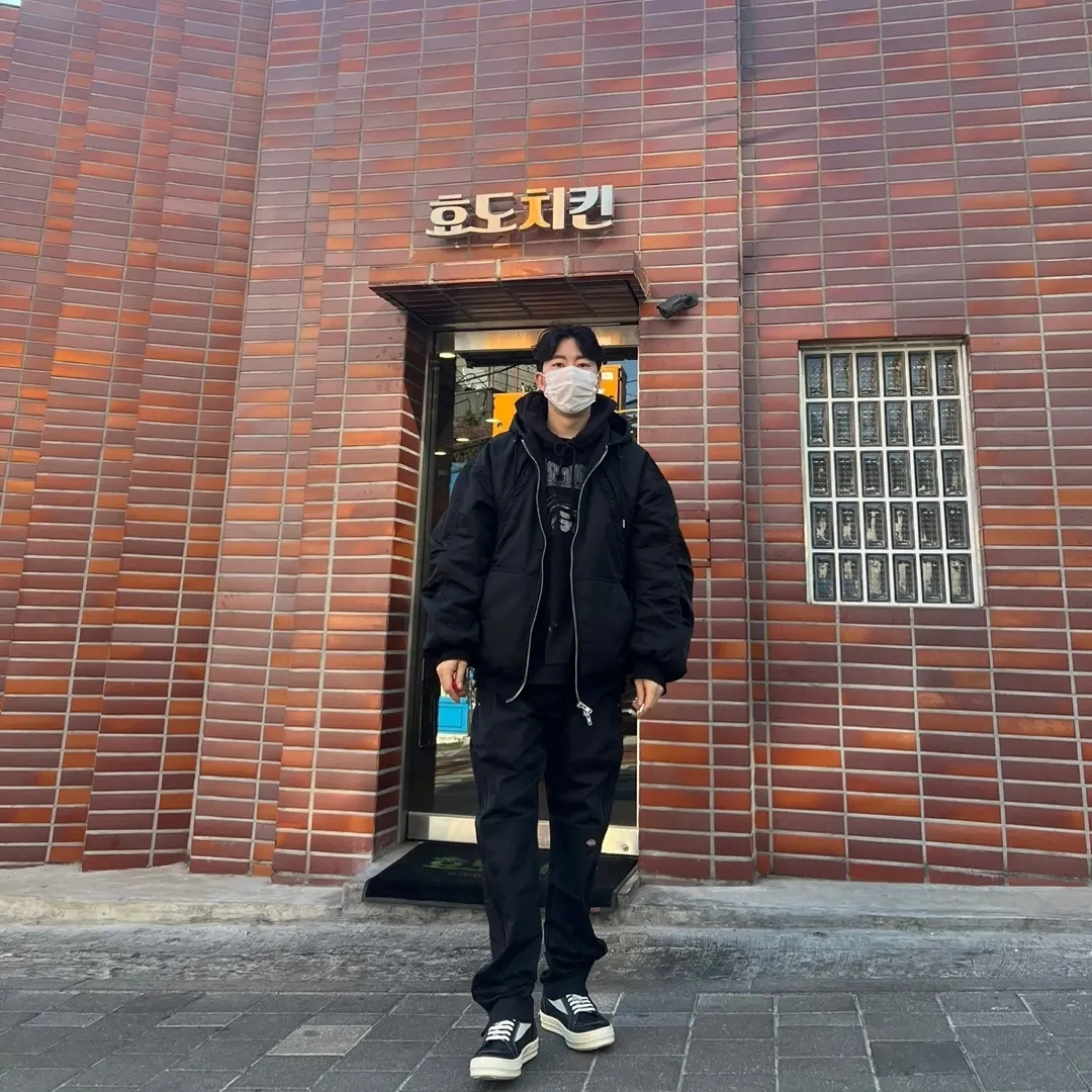Farfromwhat Far Oversized Hoodie Bomber Olive 착용 스타일 - 2
