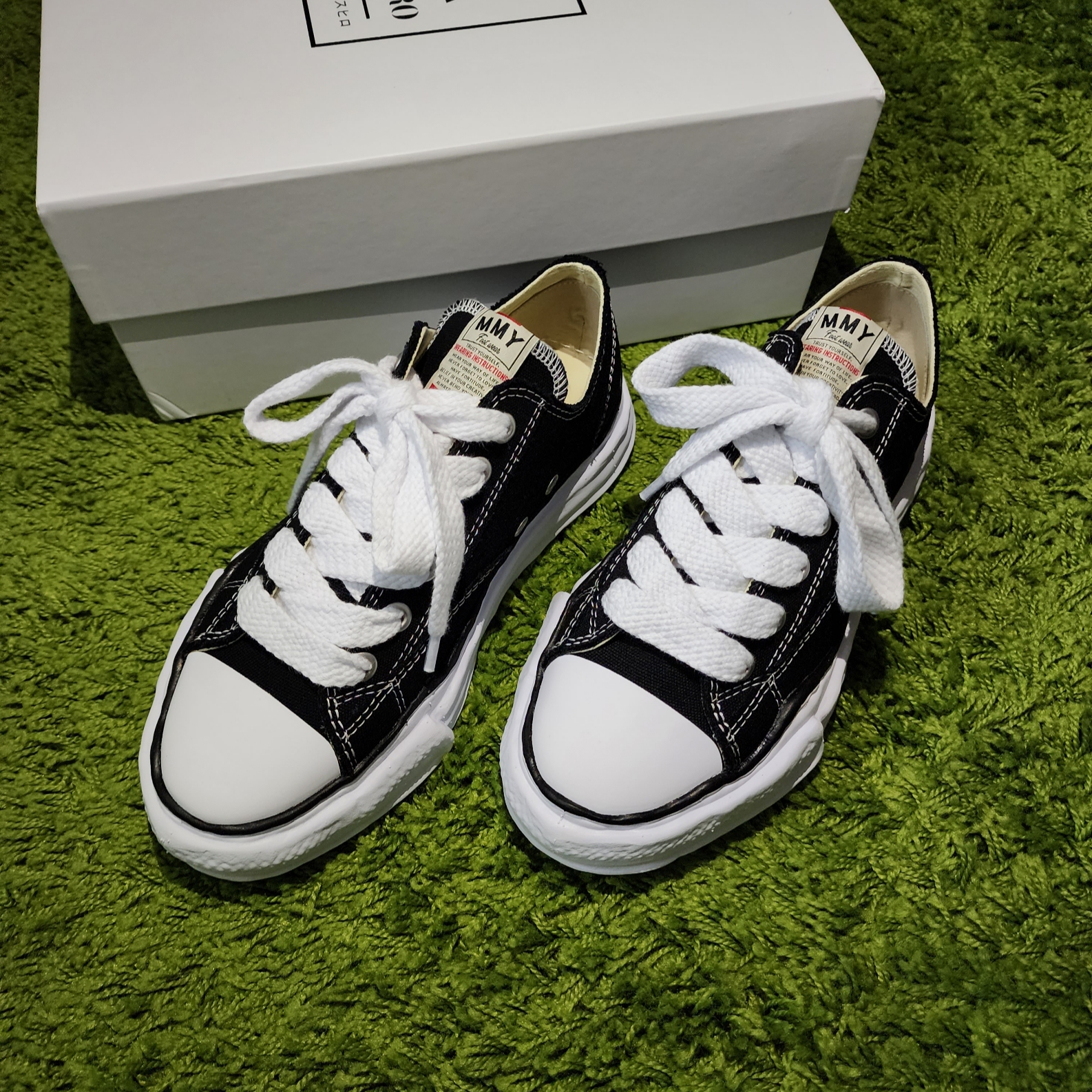 Maison Mihara Yasuhiro Peterson OG Sole Canvas Low Sneakers Black 착용 스타일