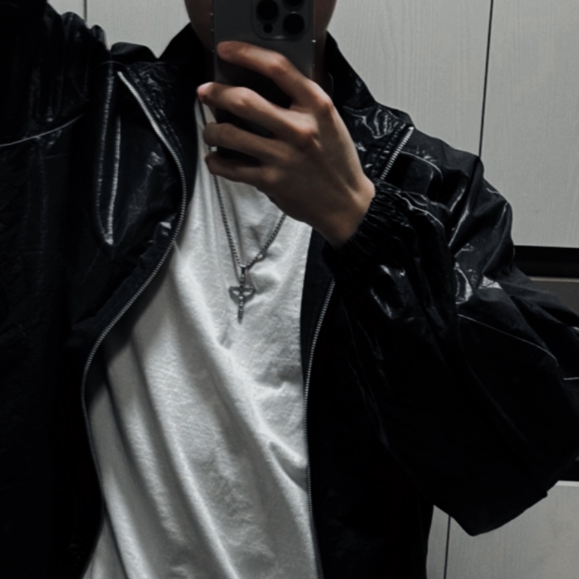 (W) Matin Kim Logo Coating Jumper Black 착용 스타일 - 2