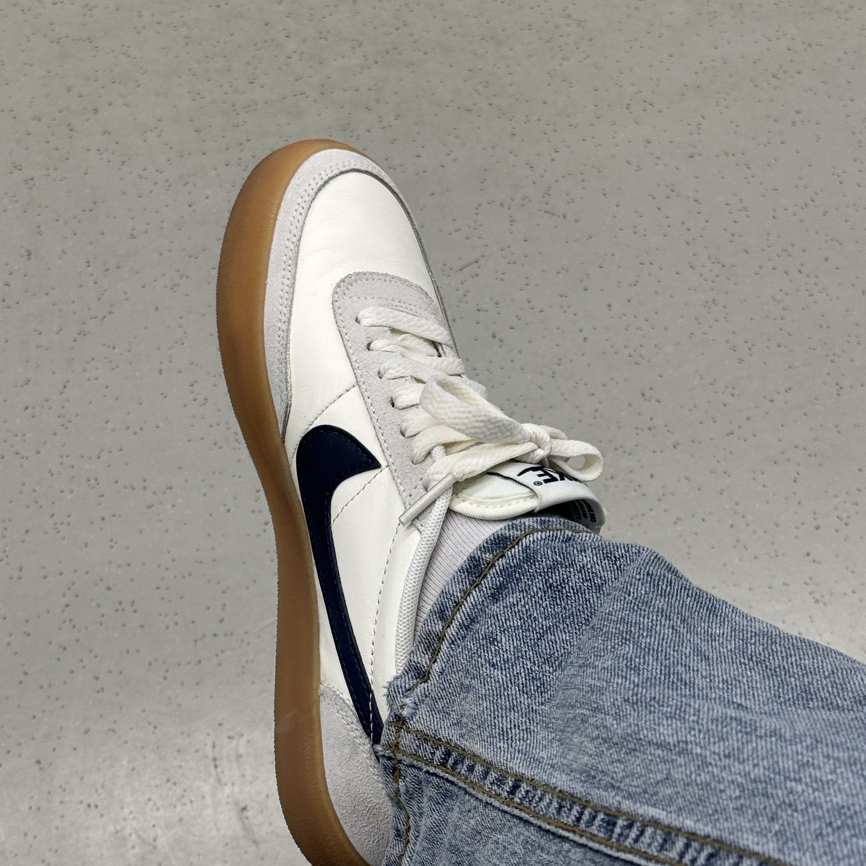 (W) Nike Killshot 2 Sail Midnight Navy 착용 스타일