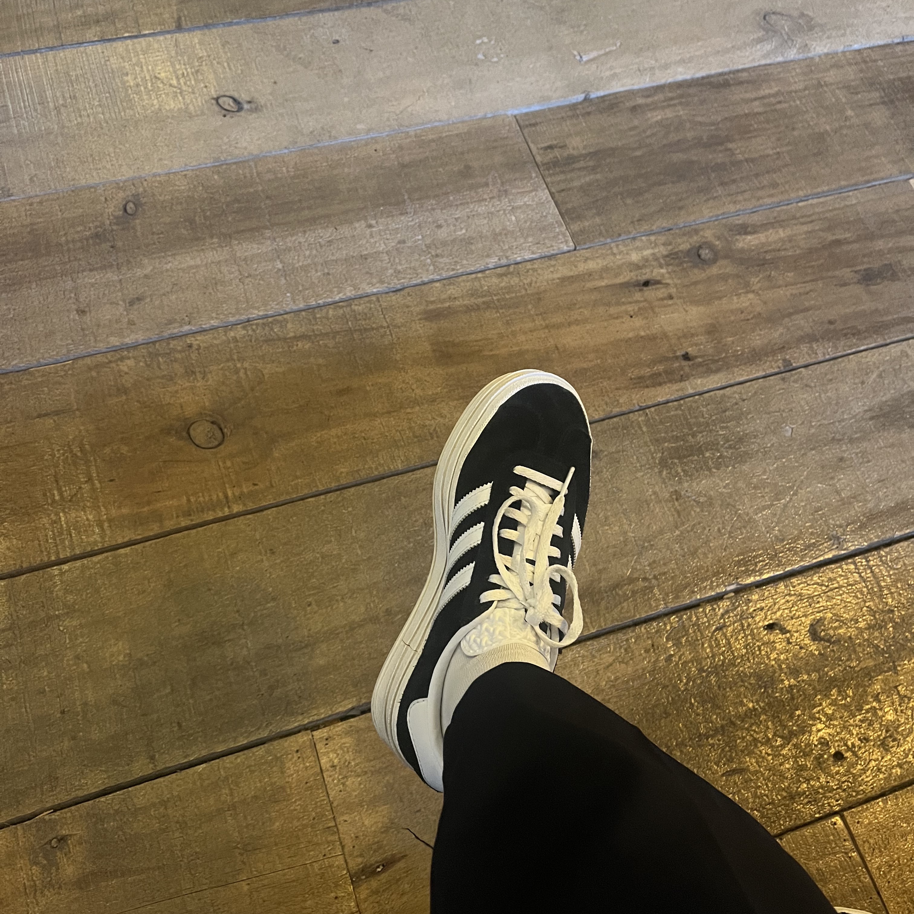 (W) Adidas Gazelle Bold Core Black Cloud White 착용 스타일