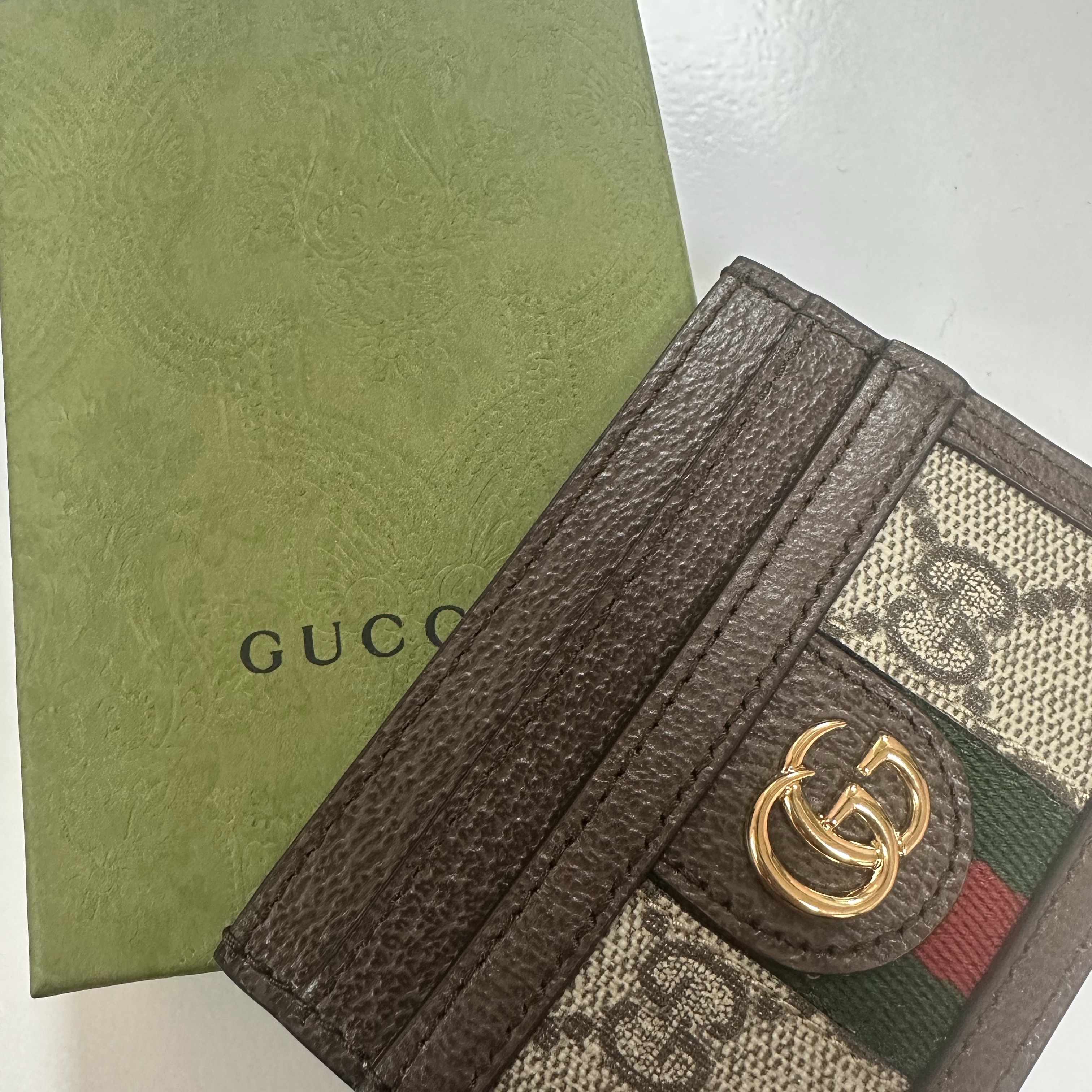 Gucci Ophidia GG Card Case Beige Ebony 착용 스타일