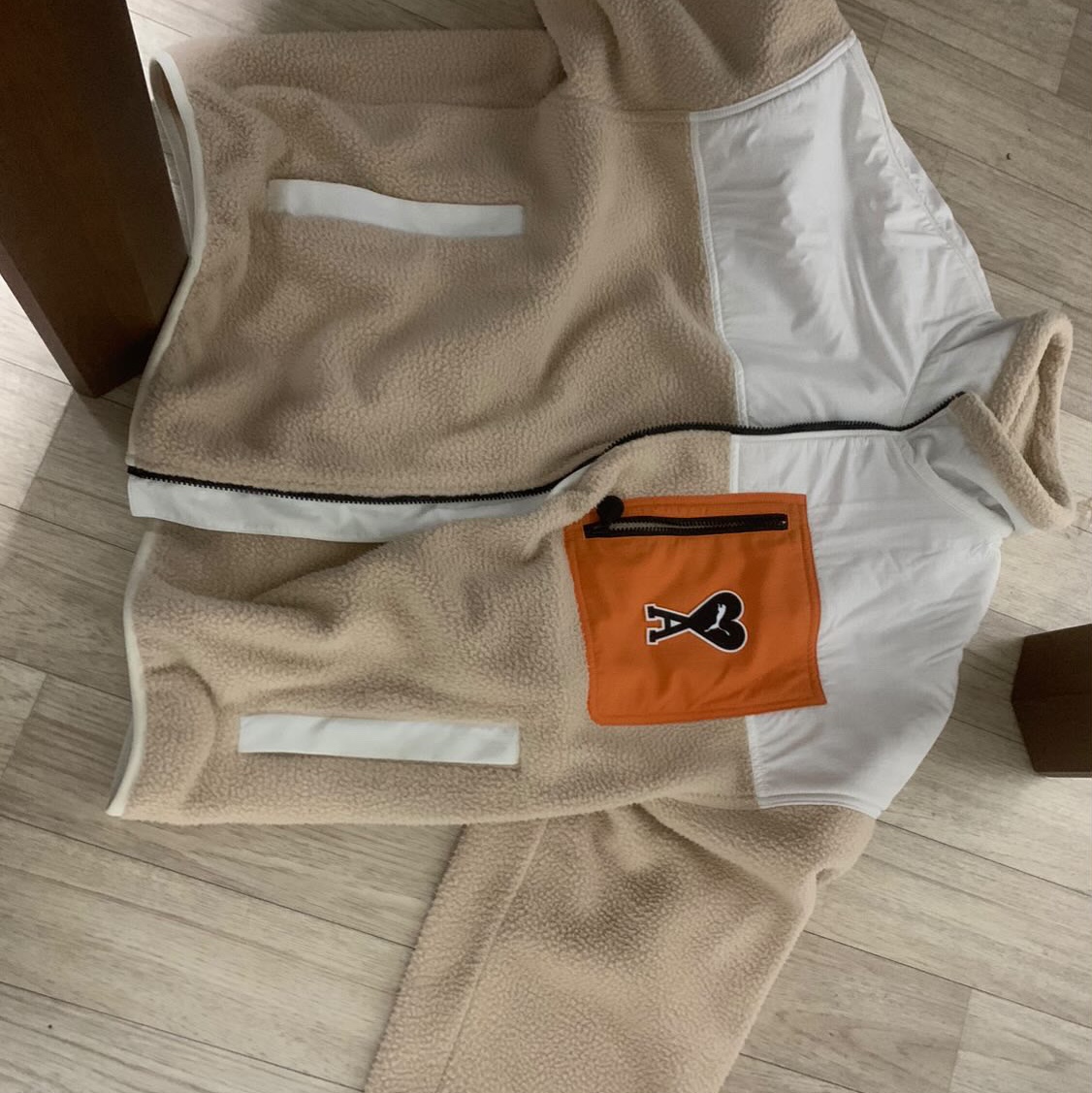 Puma x AMI Sherpa Jacket Light Sand 착용 스타일