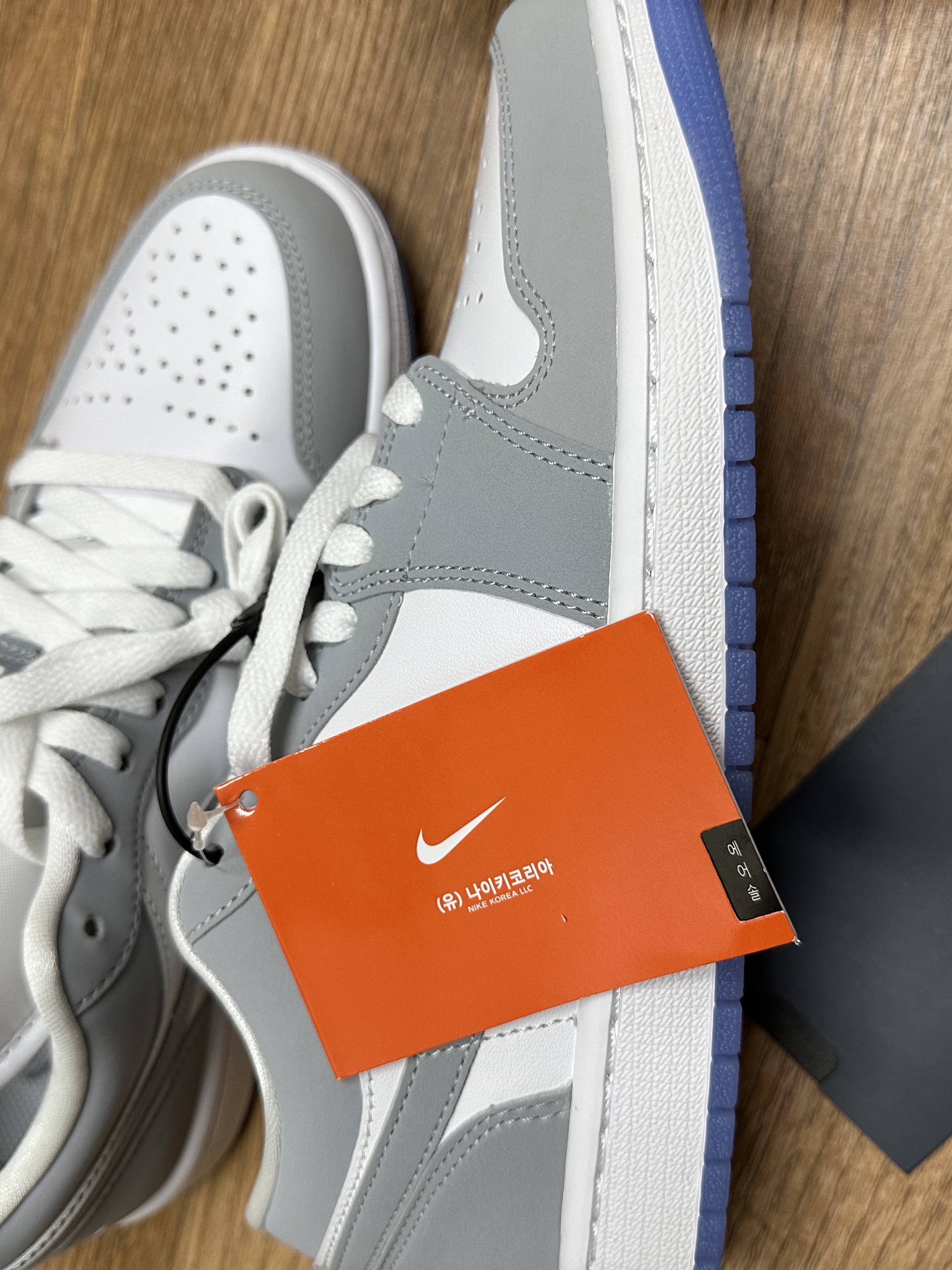 (W) Jordan 1 Low White Wolf Grey 착용 스타일 - 1