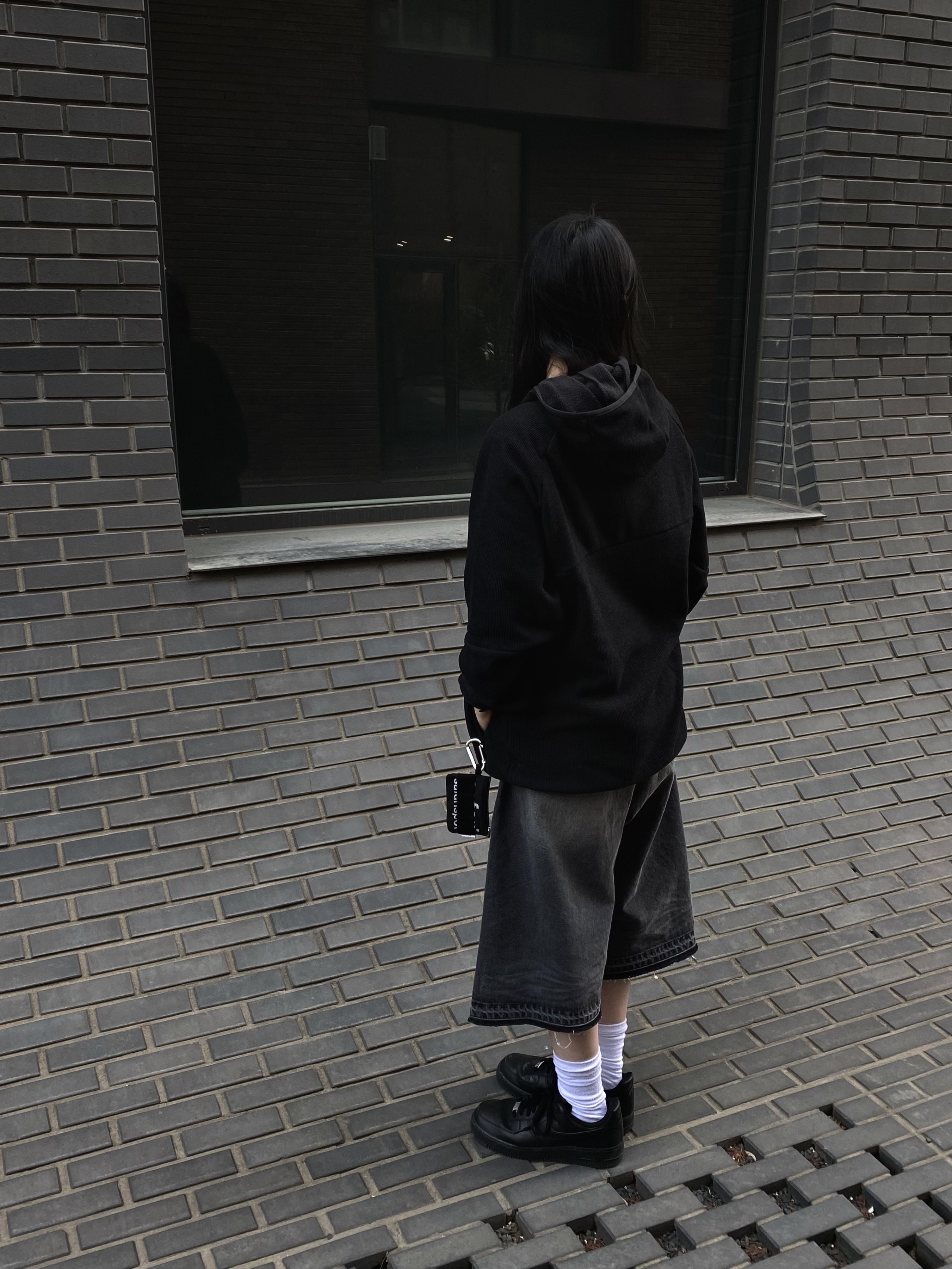 Nike Air Force 1 '07 Low Triple Black, Safarispot Basic Safari Keyring Card Wallet Black 착용 스타일 - 4