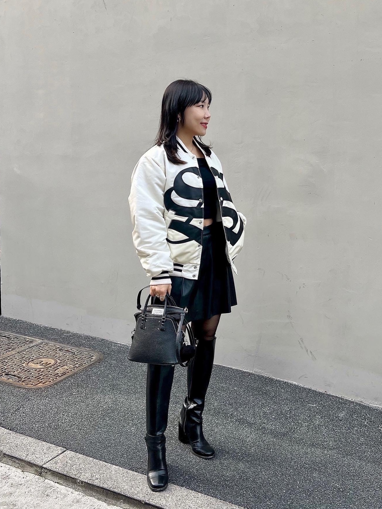 Stussy Stadium Jacket Gothic S Black, Gentle Monster x Maison Margiela MM004 Black Black 착용 스타일 - 2