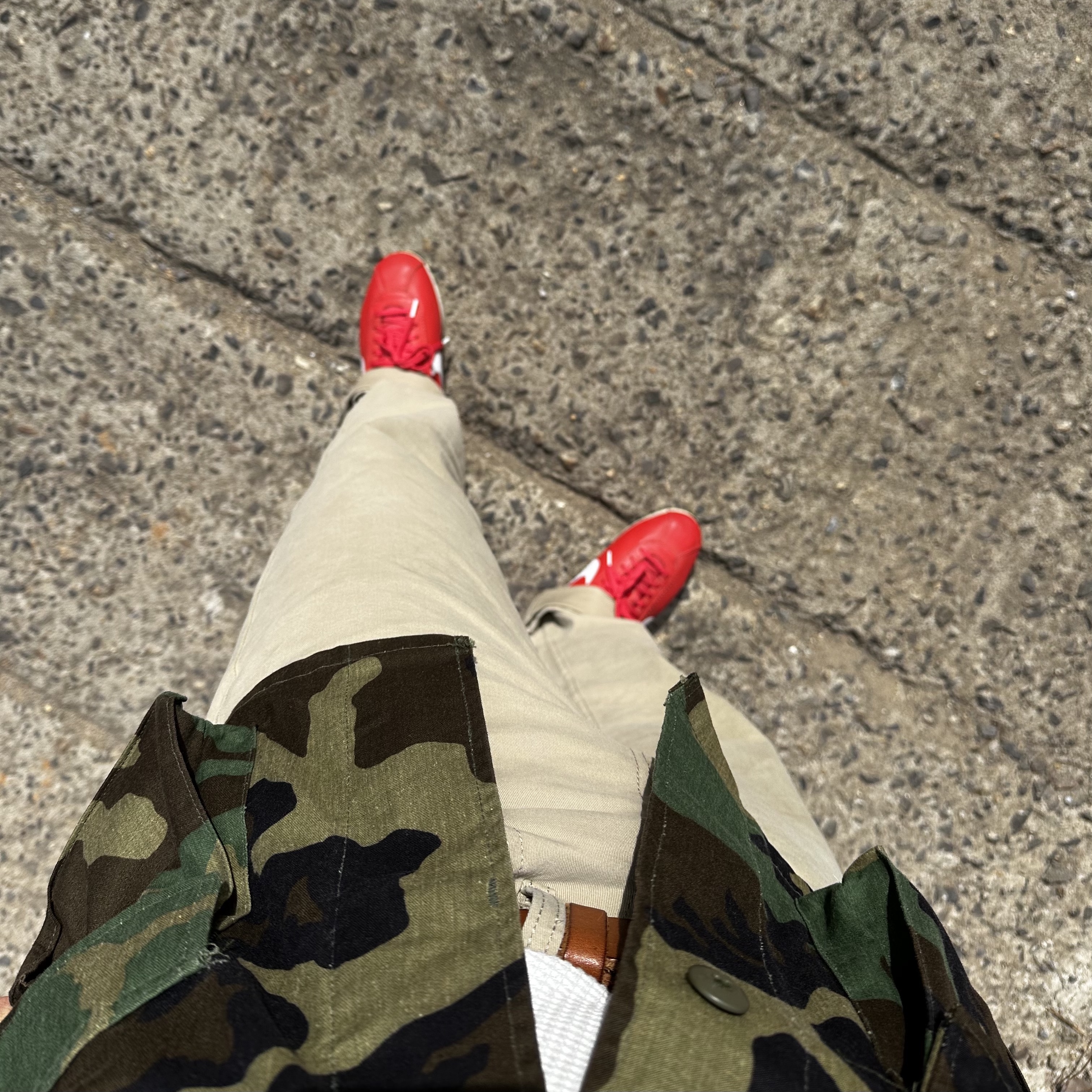 Nike x Stranger Things Classic Cortez Independence Day Pack Red, Arc'teryx Arro 22 Backpack Black II 착용 스타일 - 1