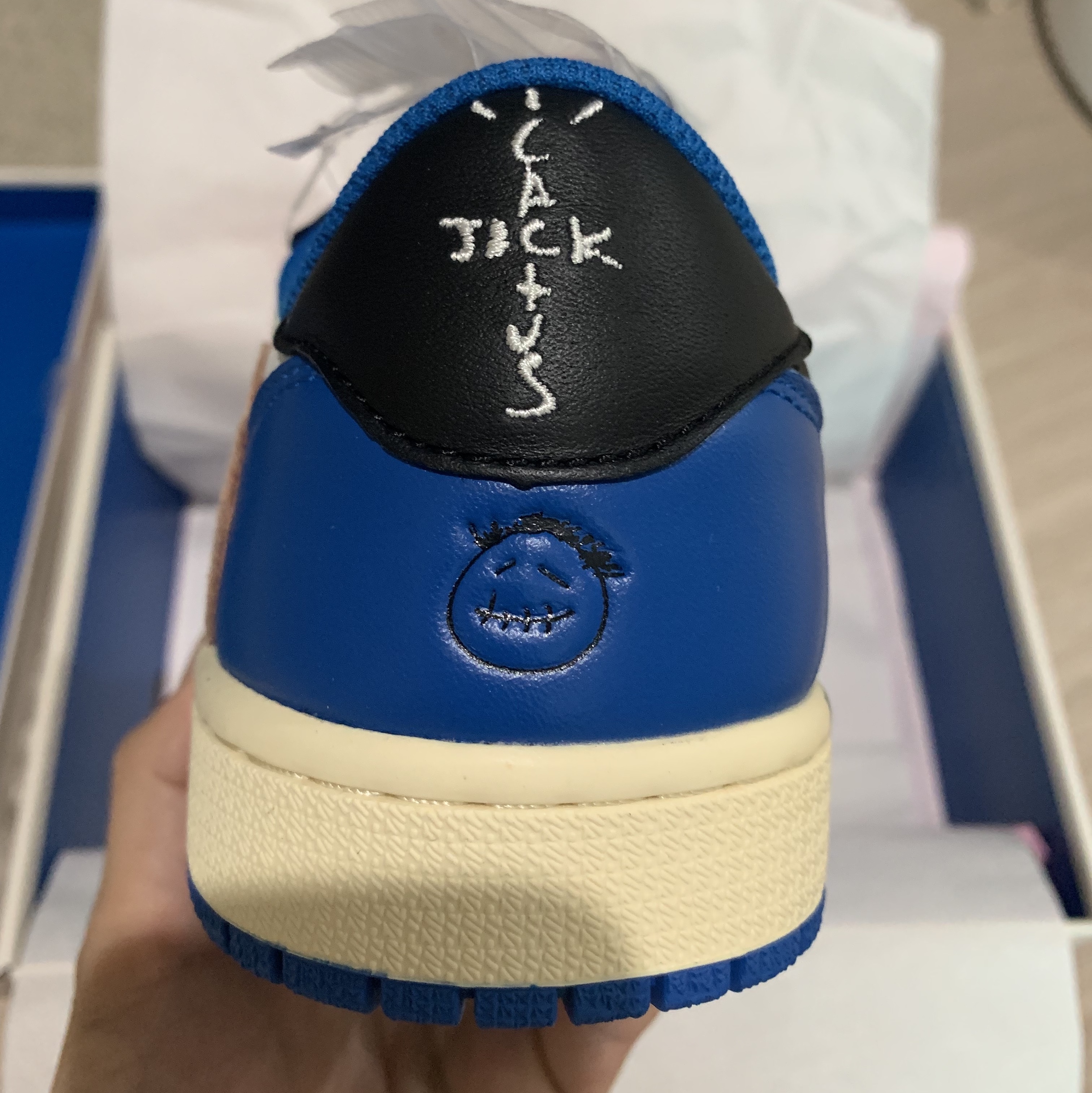 Jordan 1 x Travis Scott x Fragment Retro Low OG SP Military Blue 착용 스타일 - 5