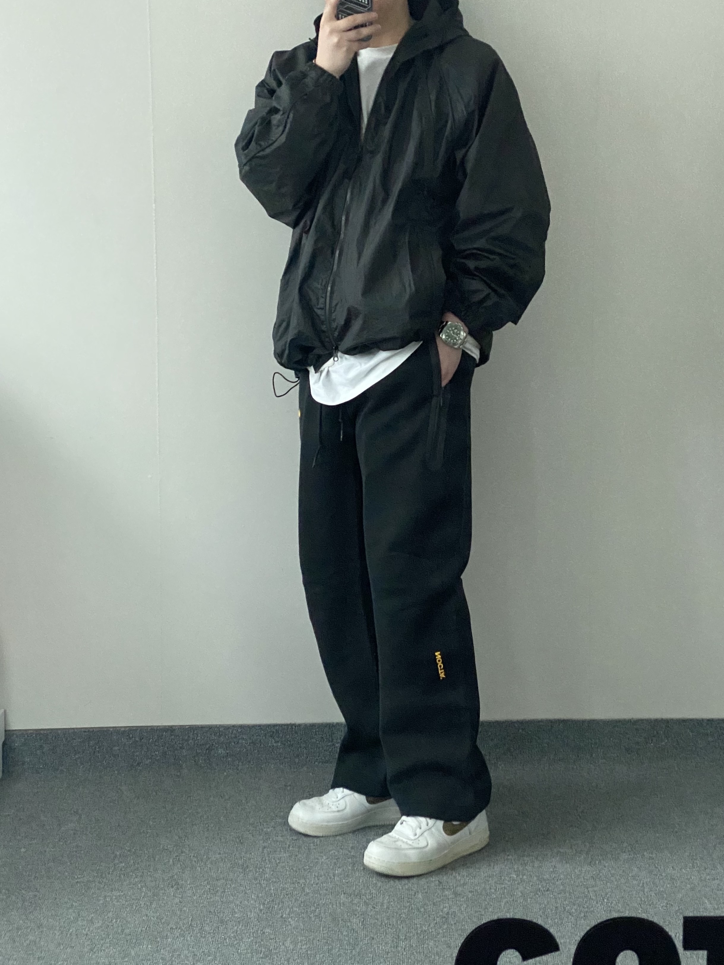 Nike Air Force 1 Low Retro PRM QS Ivory Snake 2019, Nike x Drake Nocta Tech Fleece Open Hem Pants Black (FD8460-010) 착용 스타일
