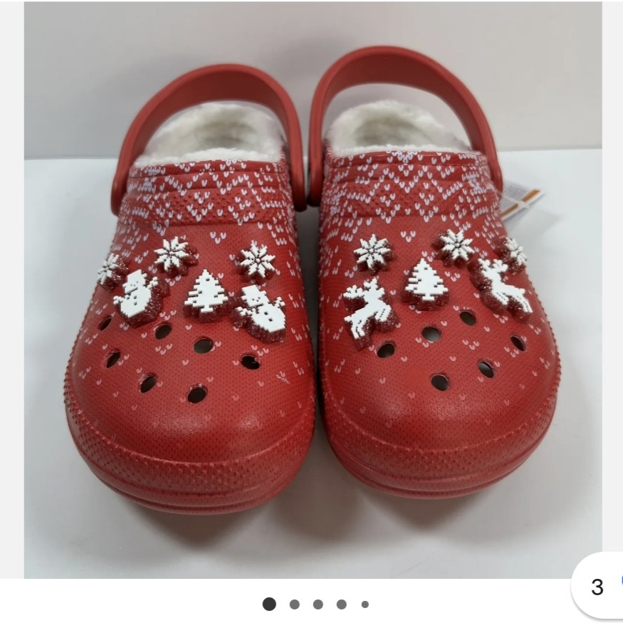 Crocs Classic Lined Holiday Charm Clog Red 착용 스타일