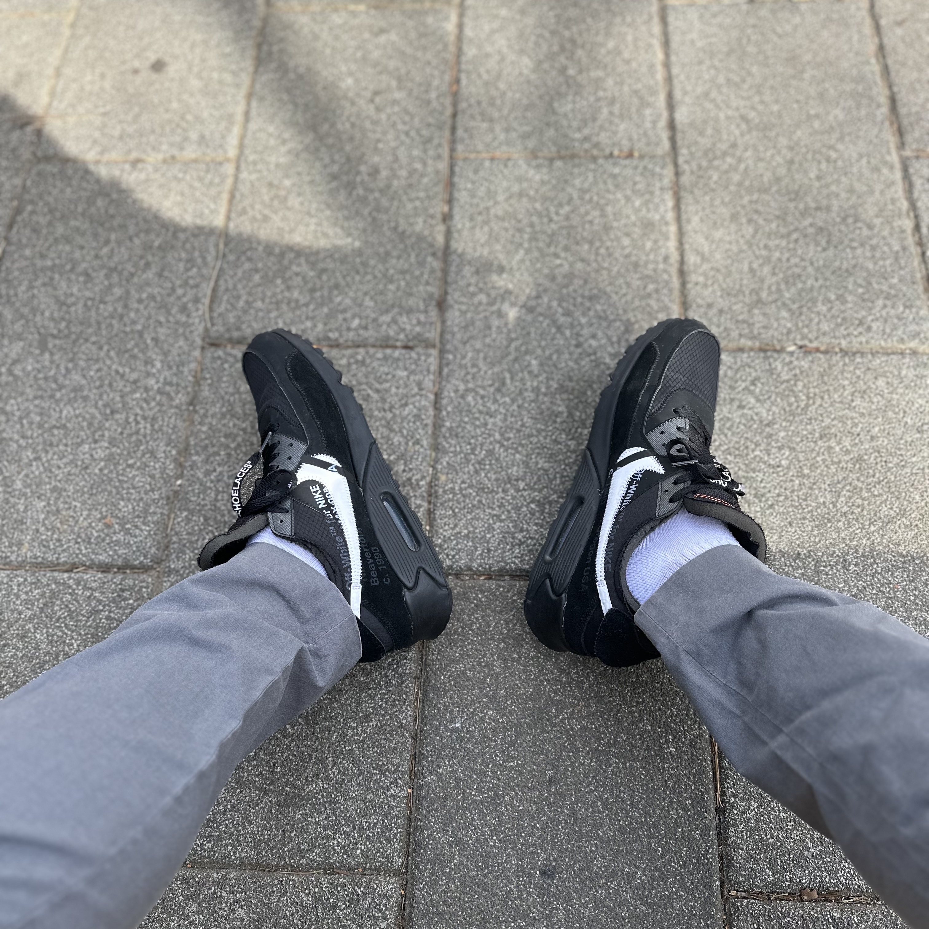 Nike x Off-White Air Max 90 V2 Black White 착용 스타일 - 2