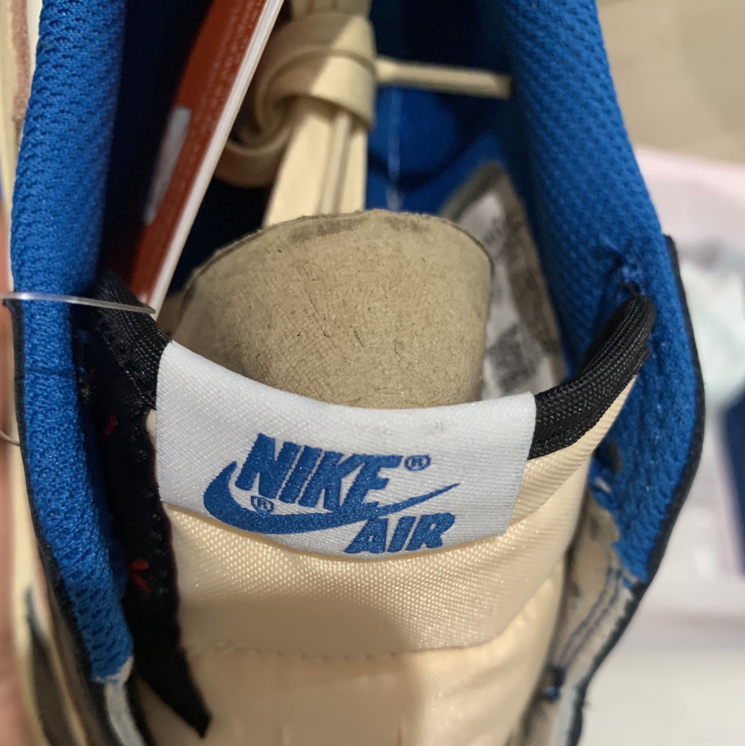 Jordan 1 x Travis Scott x Fragment Retro Low OG SP Military Blue 착용 스타일 - 6