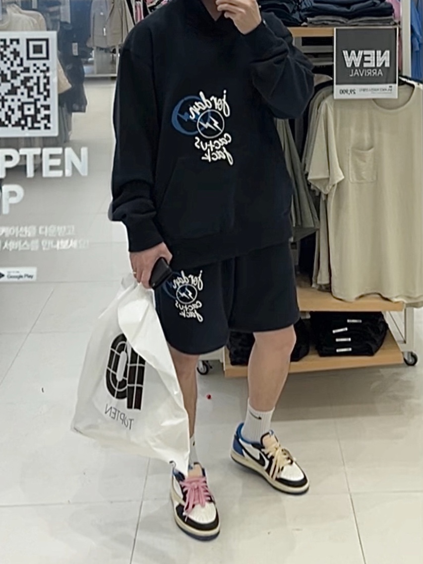 Jordan x Travis Scott x Fragment Hoodie Black (DJ0615-010), Jordan x Travis Scott x Fragment Shorts Black (DJ0617-010) 착용 스타일 - 2
