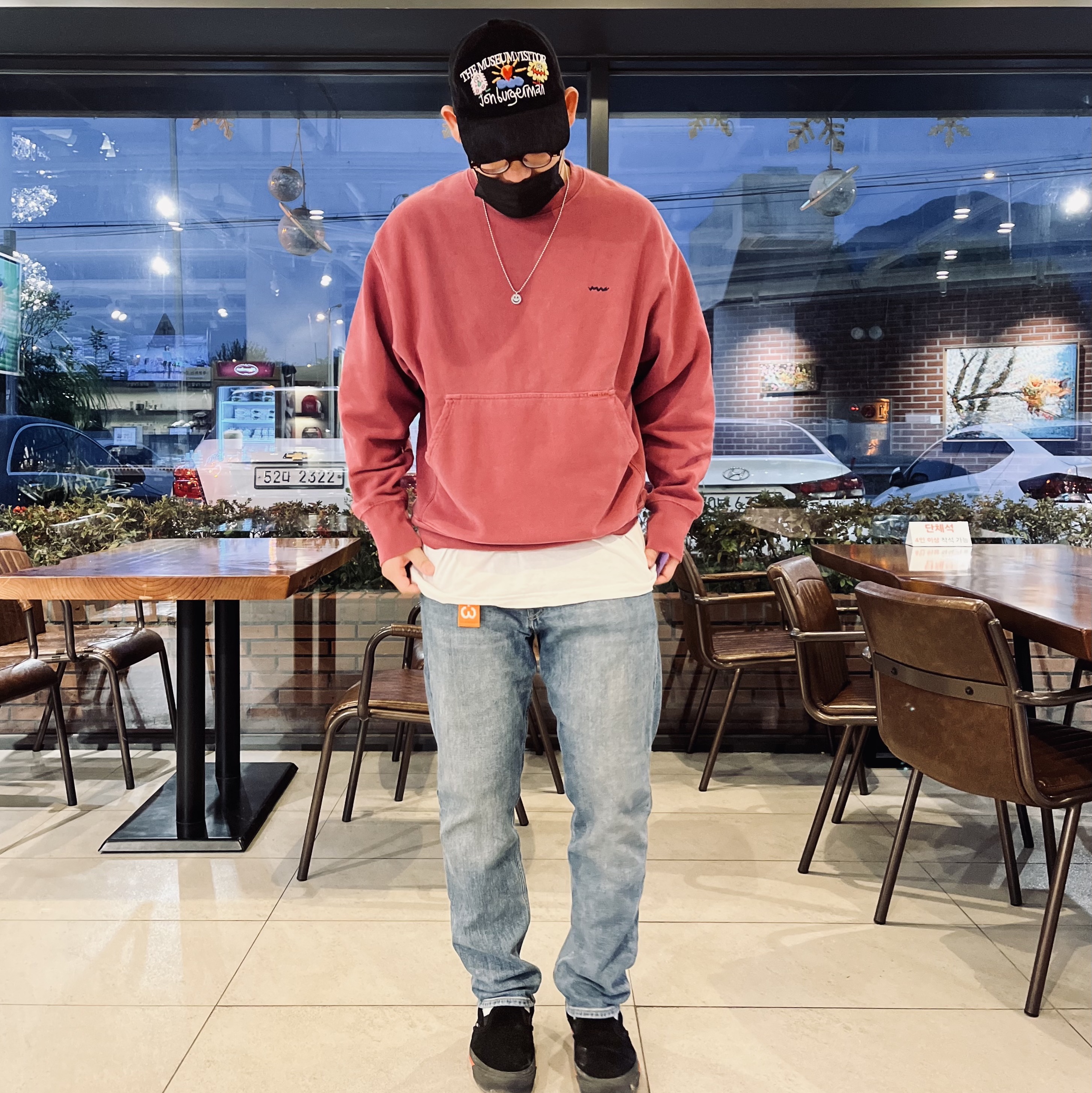 The Museum Visitor x Jon Burgerman Pinky Winky & Charlie Ball Cap Black, Vans Vault x WTAPS Vault Classic Slip-On LX Black Orange 착용 스타일