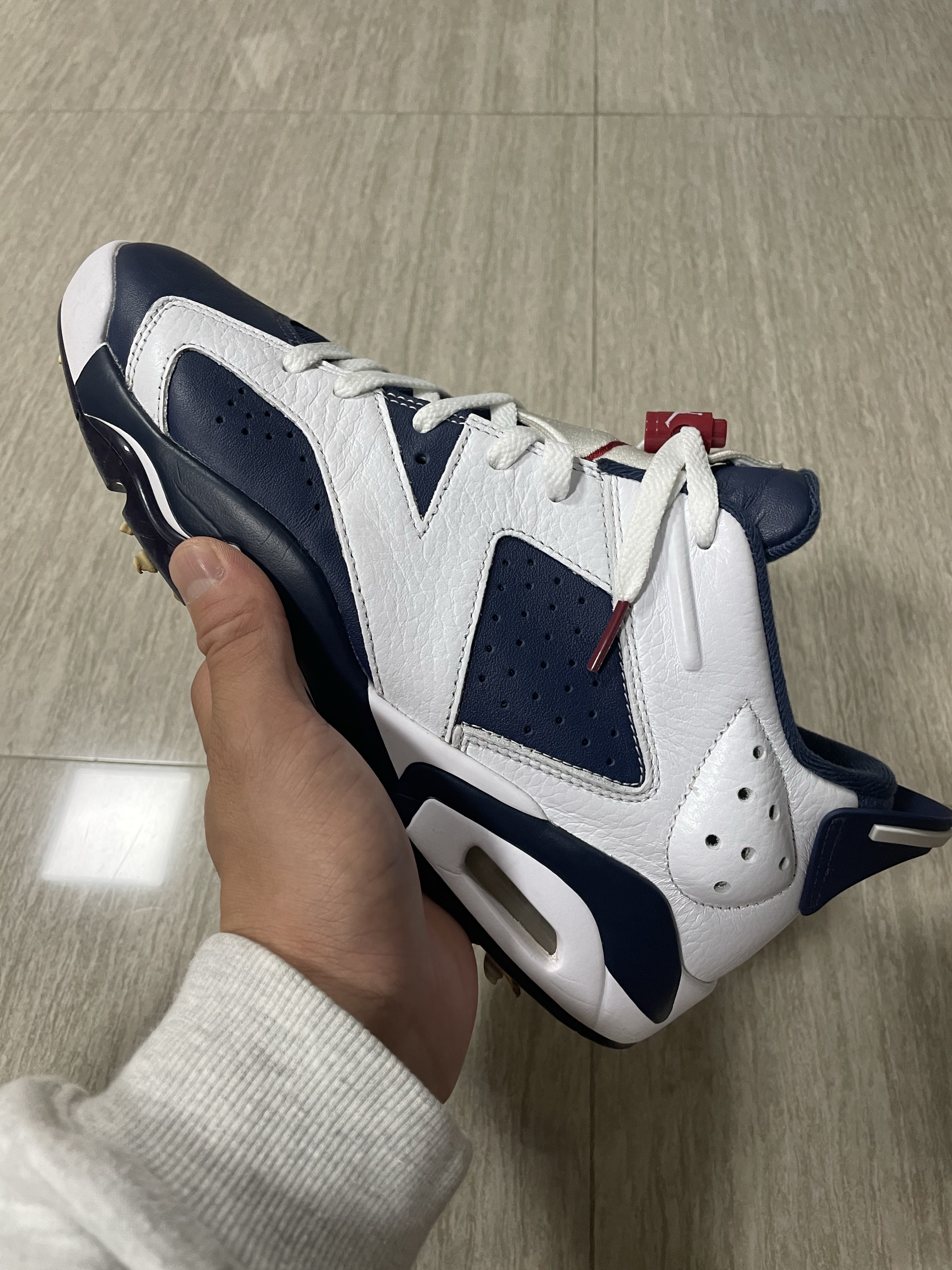 Jordan 6 Retro Low Golf Varsity Red Mignight Navy 착용 스타일
