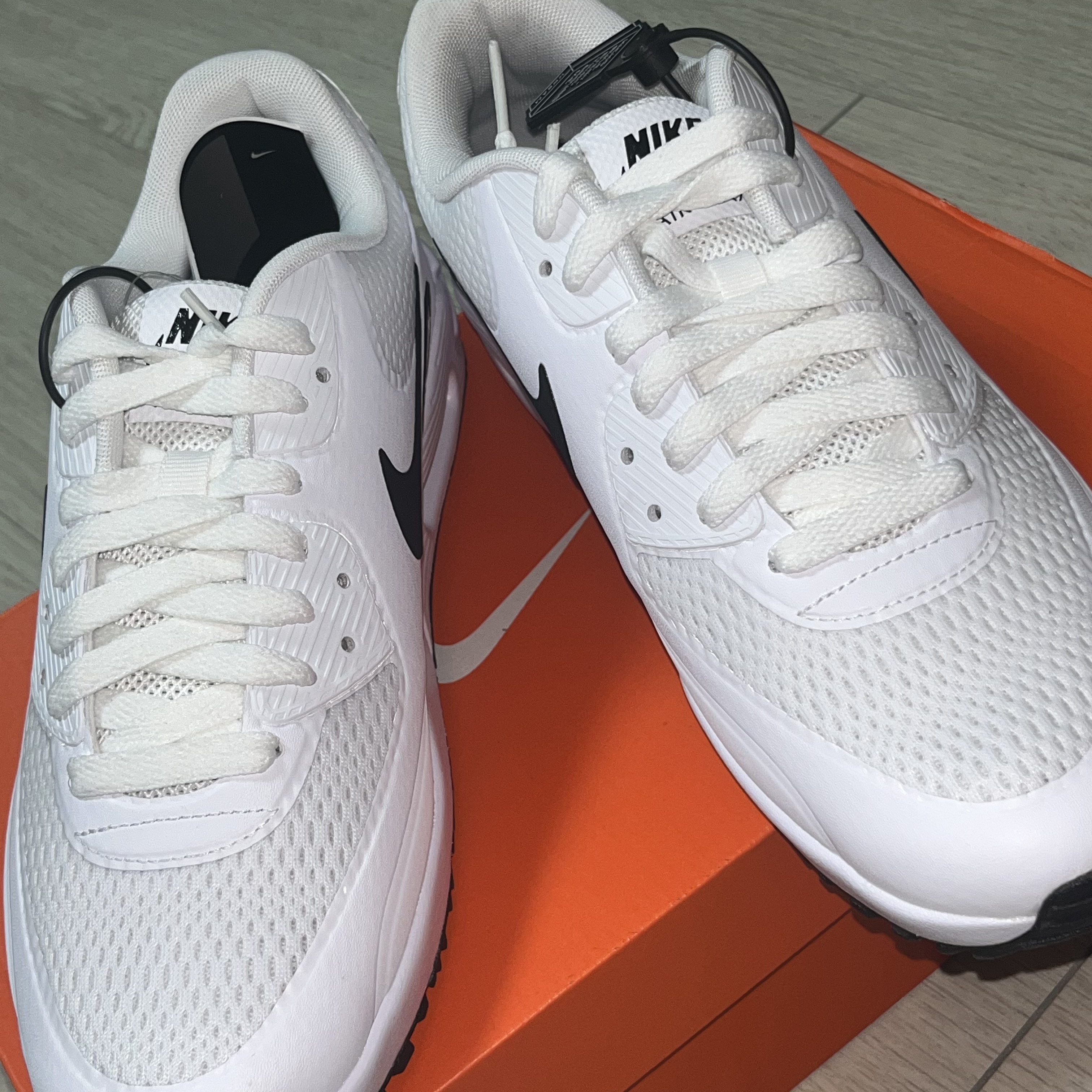 Nike Air Max 90 G White Black 착용 스타일 - 3