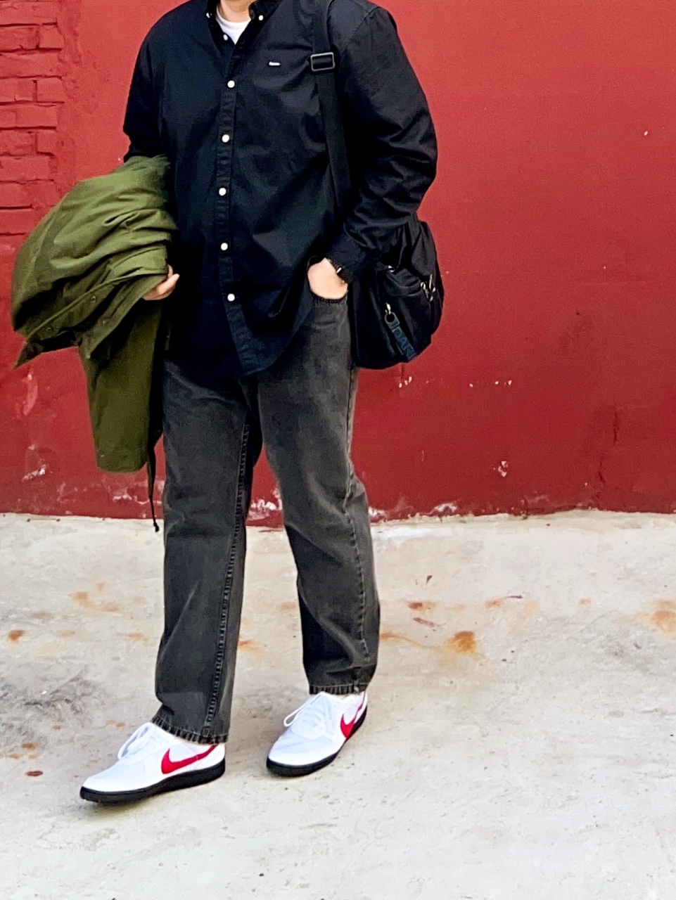Nike Field General 82 SP White and Varsity Red, Supreme Small Box Shirt Black - 23FW 착용 스타일