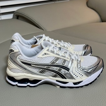 (W) Asics Gel-Kayano 14 White Midnight 착용 스타일