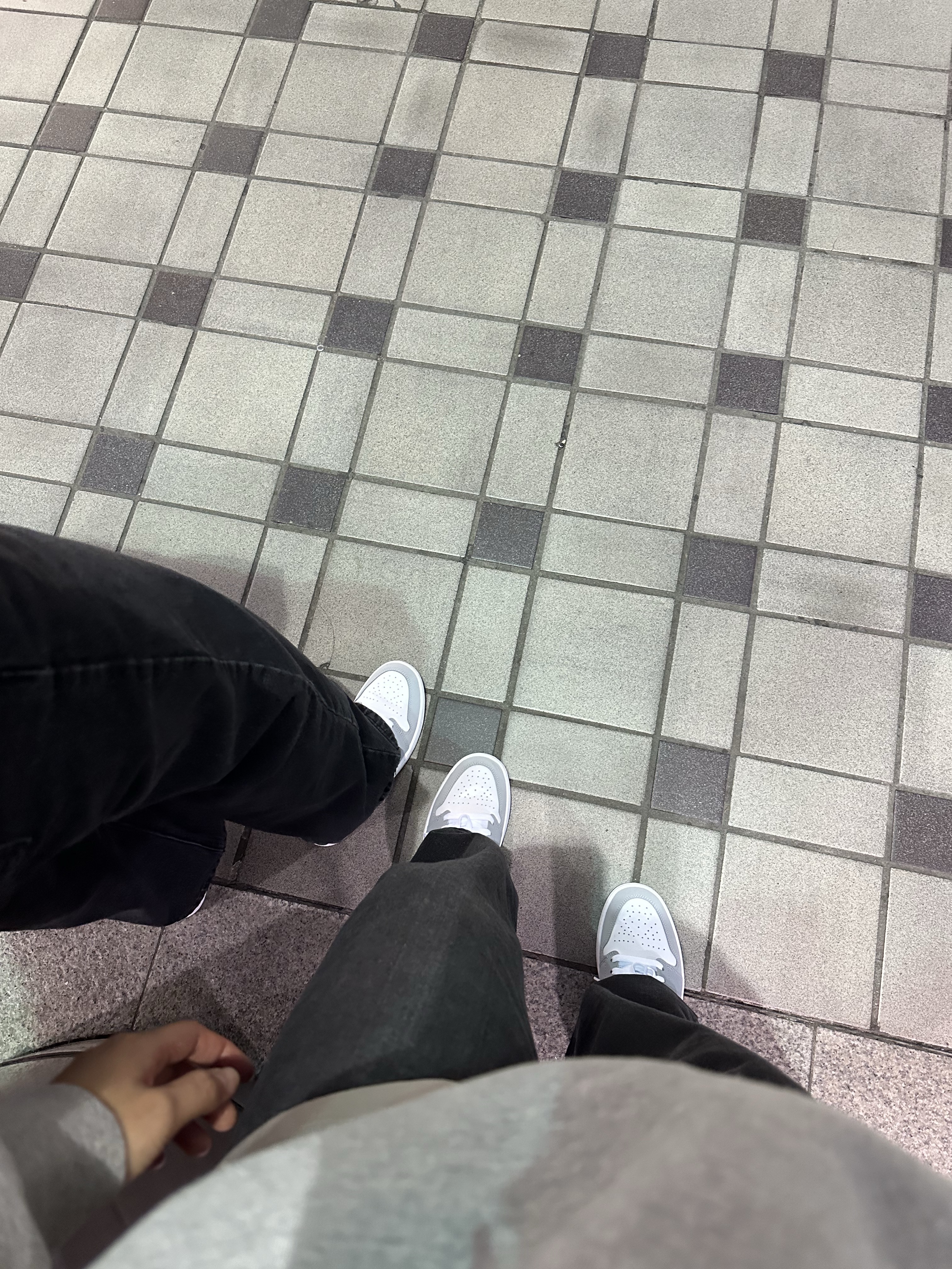(W) Jordan 1 Low White Wolf Grey 착용 스타일 - 2