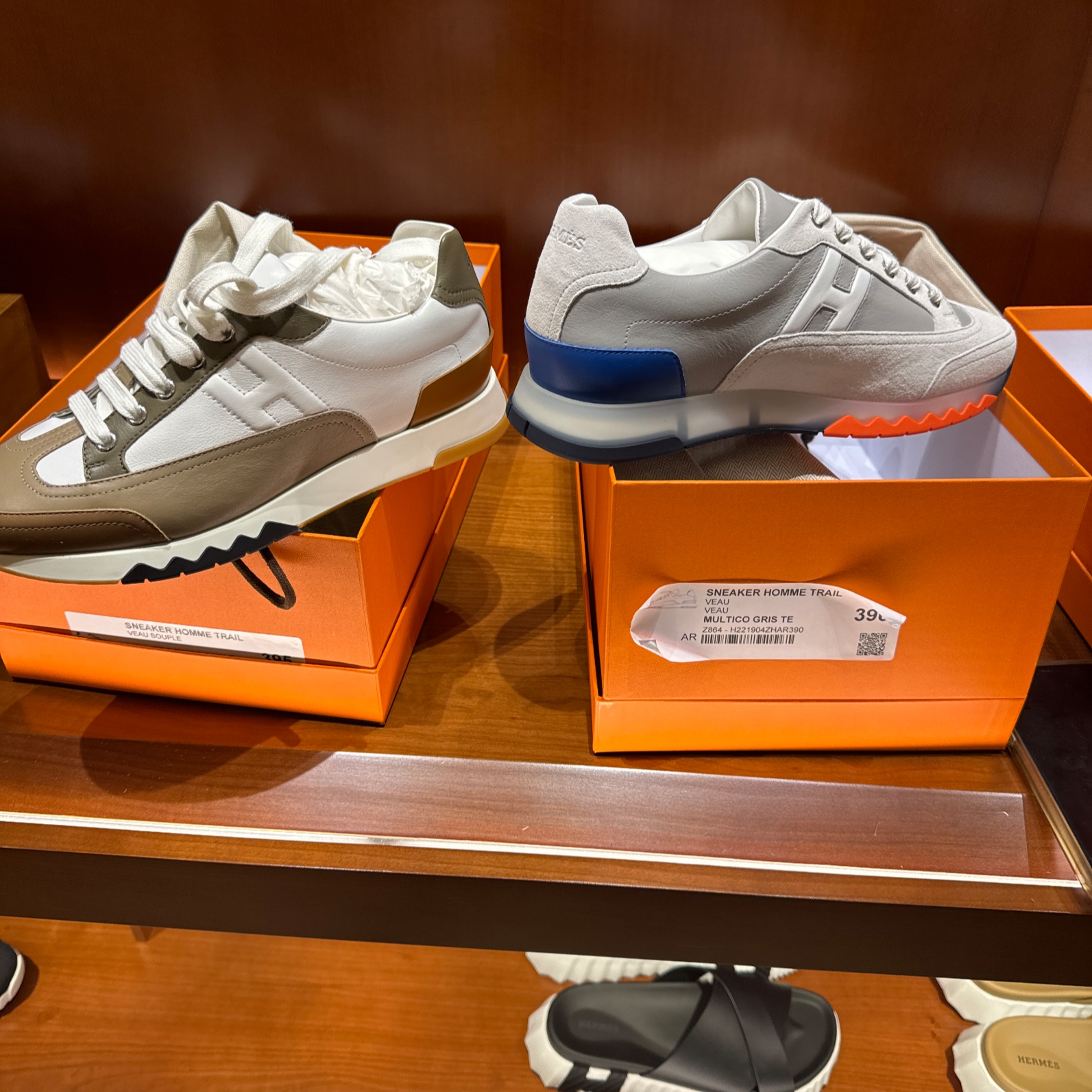 Hermes Trail Sneakers Calfskin Suede Goatskin & Multicolore Gris Temperance 착용 스타일 - 2