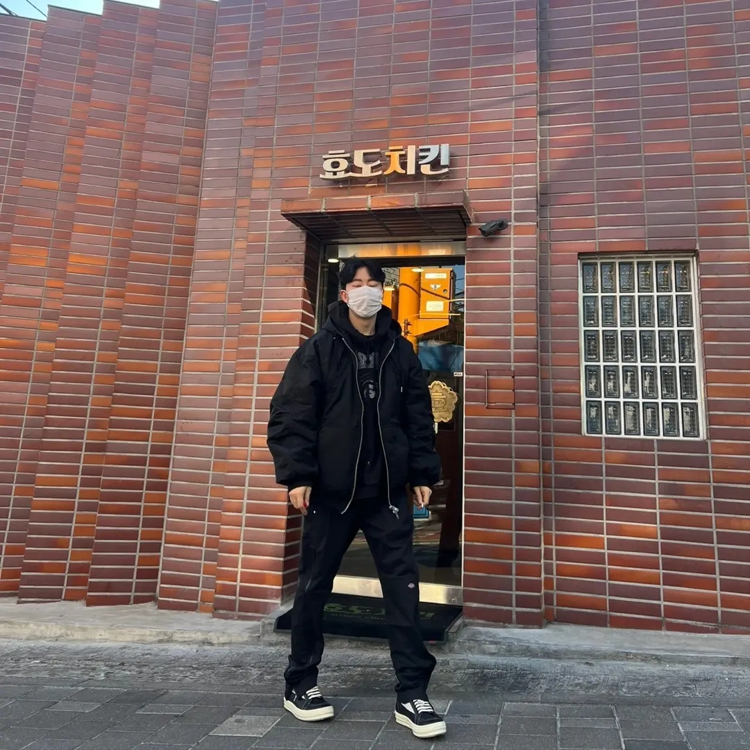 Farfromwhat Far Oversized Hoodie Bomber Olive 착용 스타일 - 1