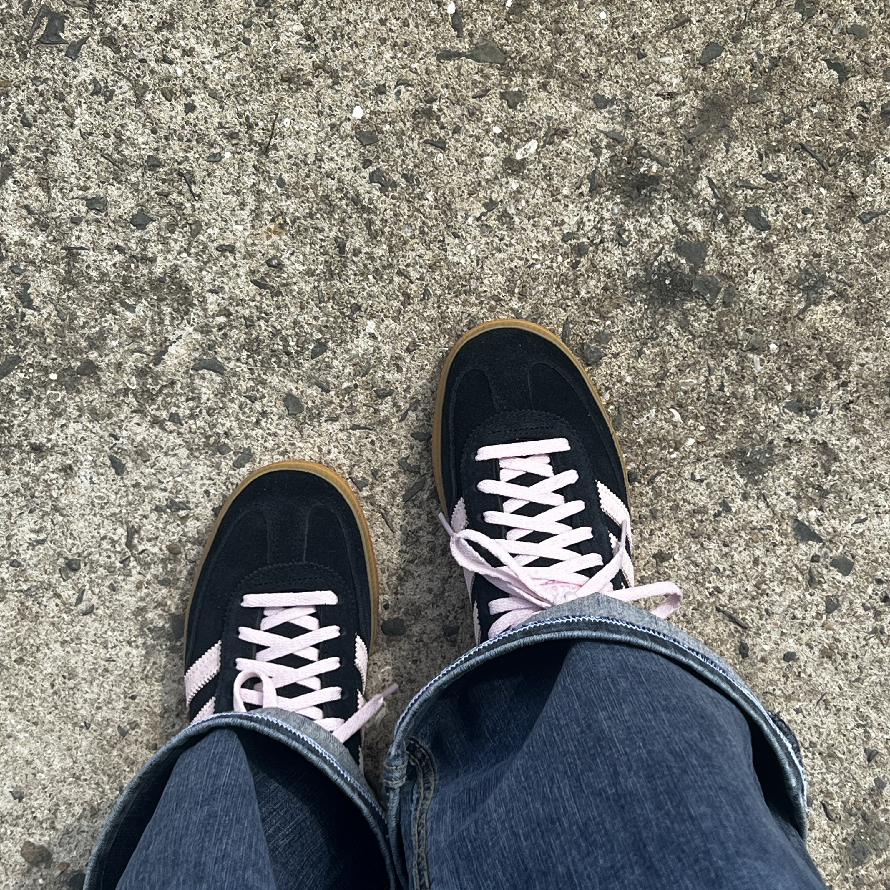 (W) Adidas Spezial Handball Core Black Clear Pink 착용 스타일