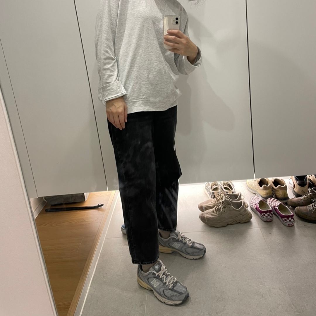 New Balance 530 Premium Vintage Grey Matter 착용 스타일