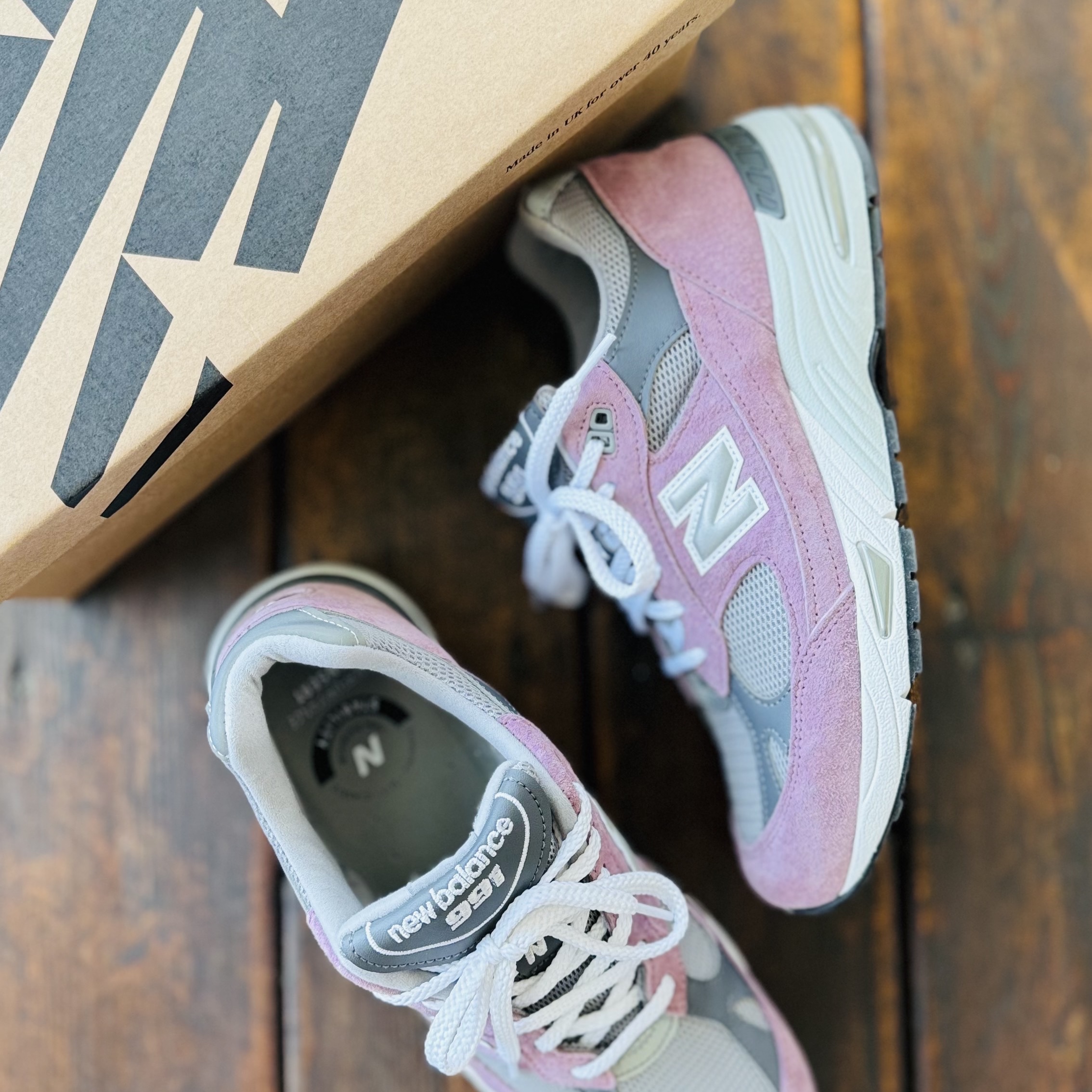 New Balance 991 Made in UK Pink Grey 착용 스타일