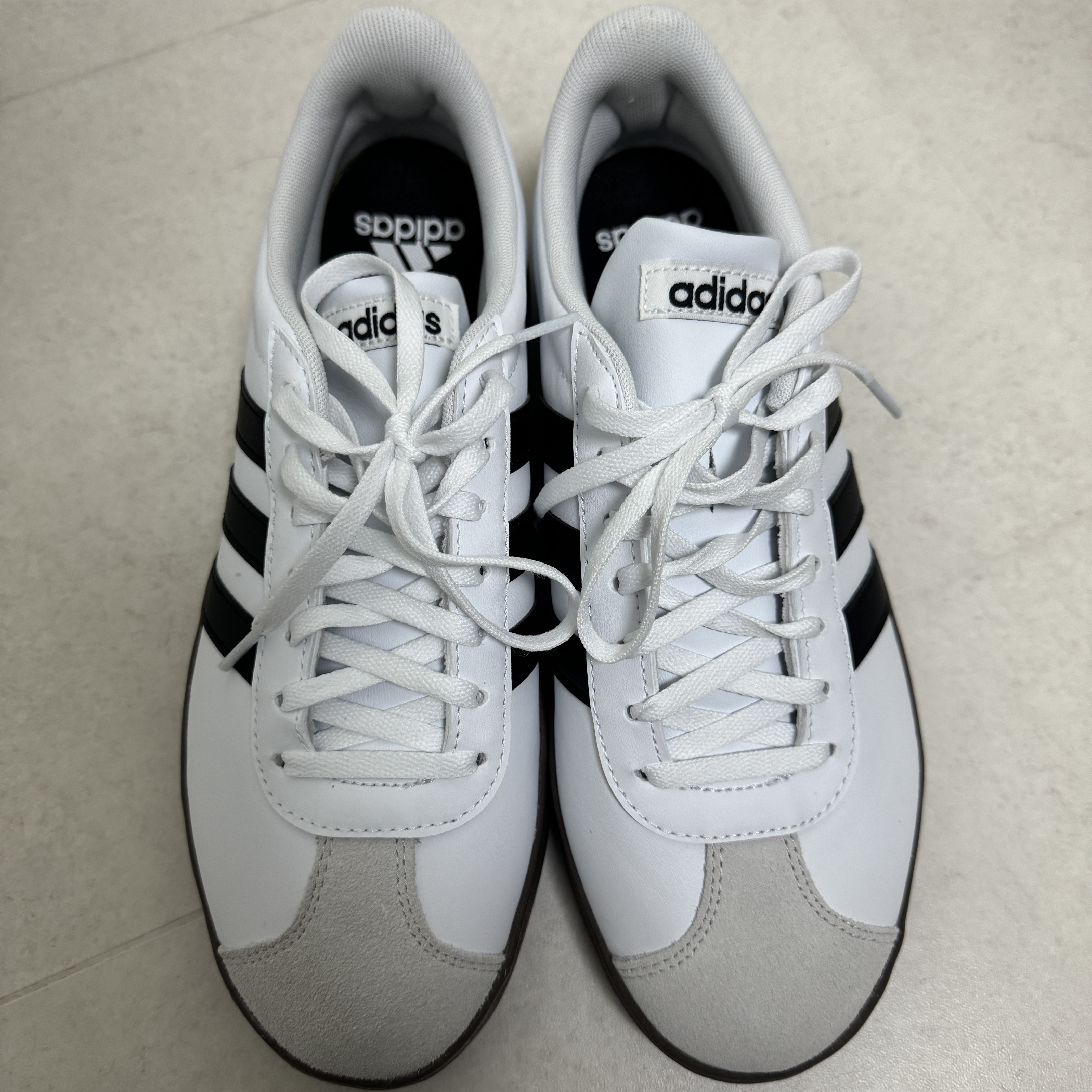 Adidas VL Court Base Cloud White Core Black 착용 스타일 - 2