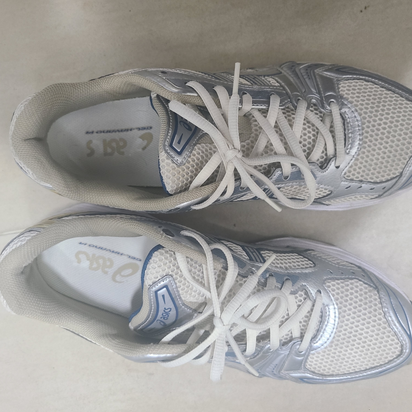 Asics Gel-Kayano 14 Cream Pure Silver 착용 스타일