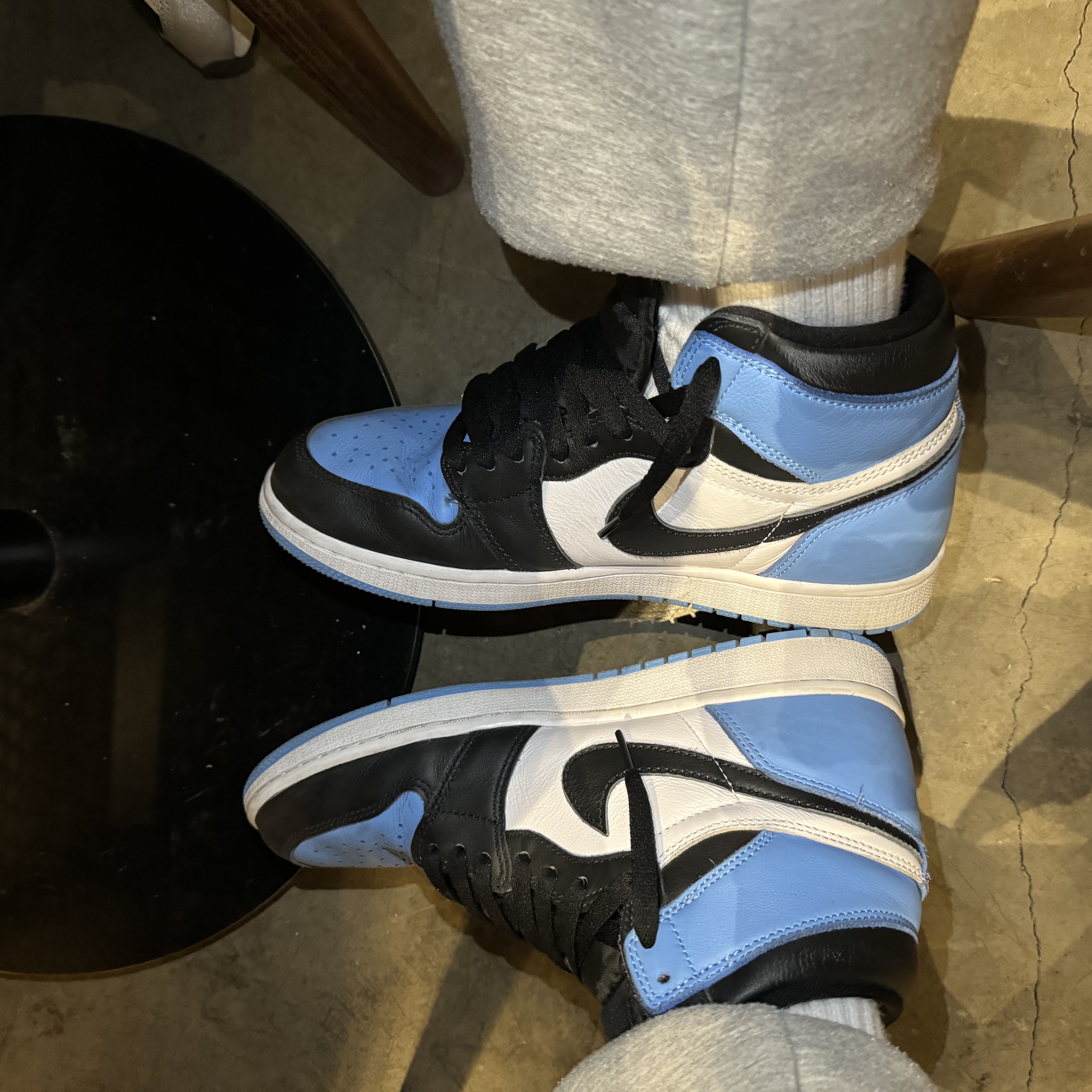 Jordan 1 Retro High OG University Blue 착용 스타일