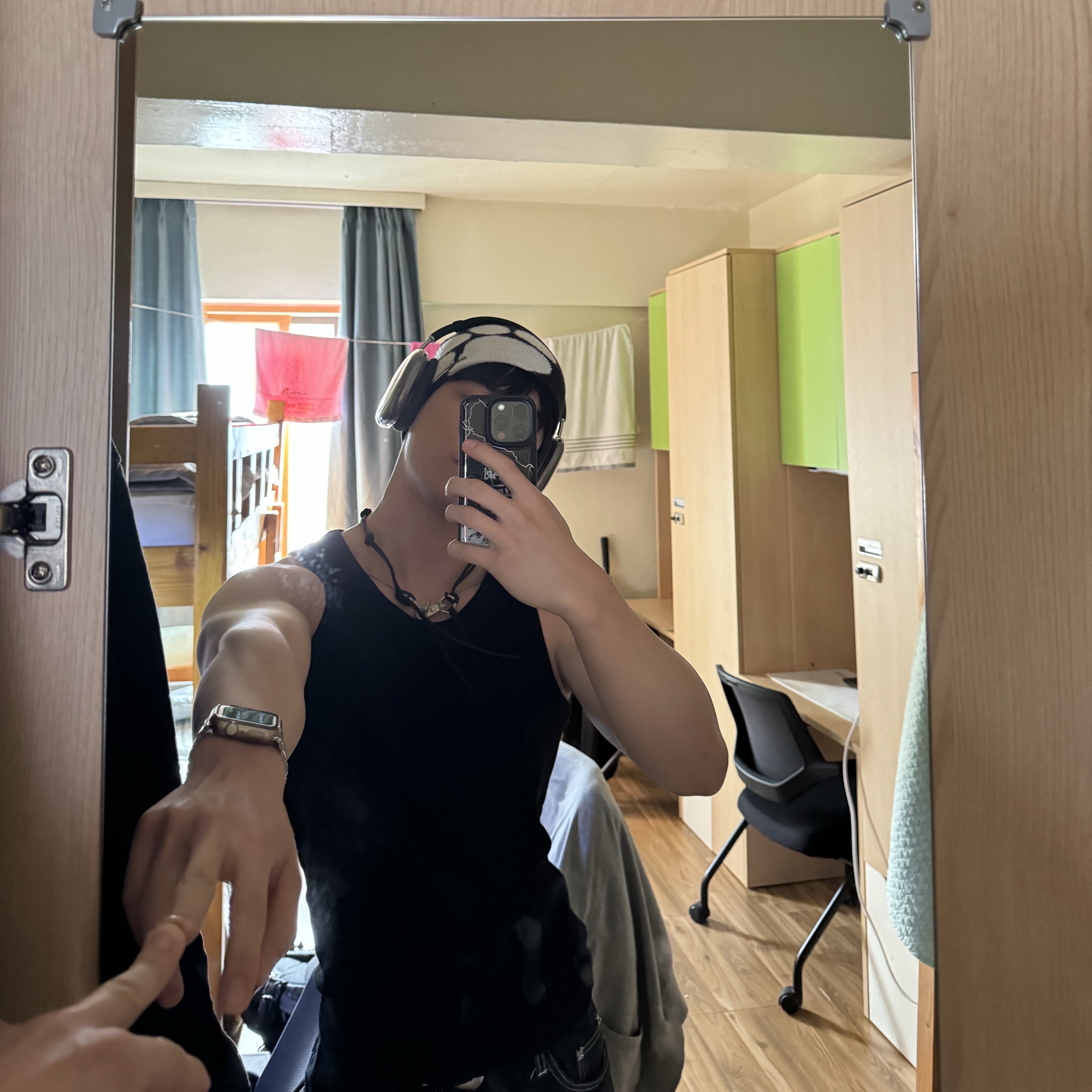 Our Legacy Ladon Leather Keychain Black, Apple AirPods Max Lightning Space Gray (Korean Ver.) 착용 스타일