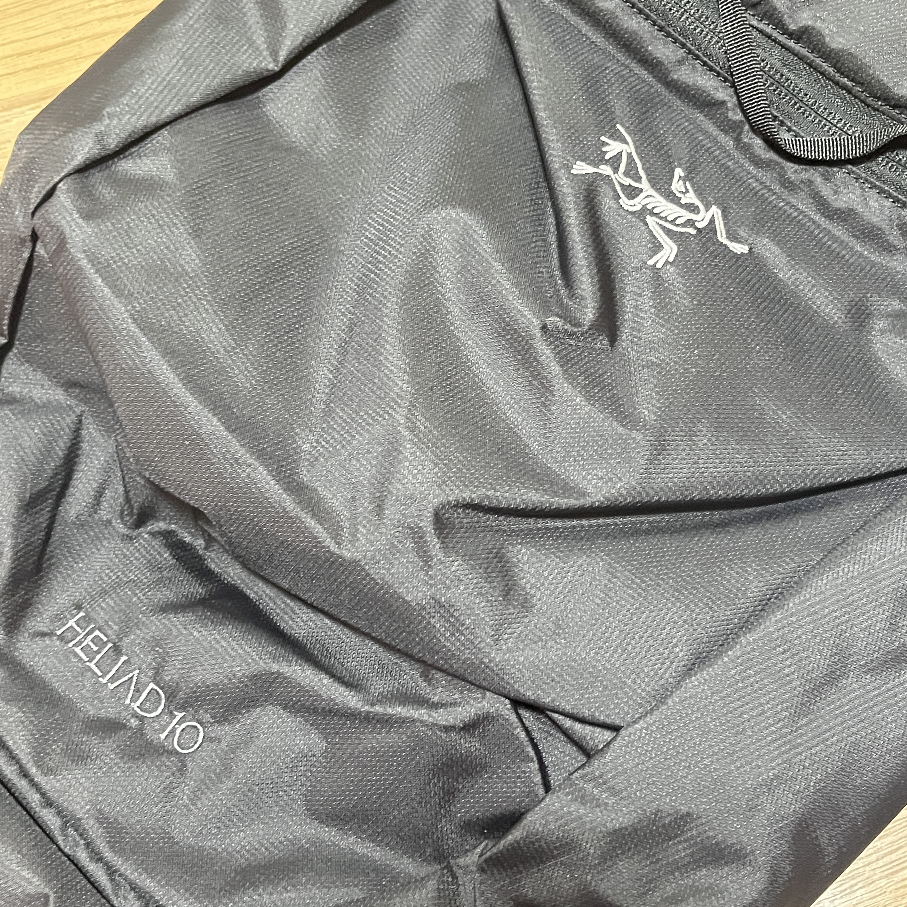 Arc'teryx Heliad 10 Backpack Black 착용 스타일 - 2