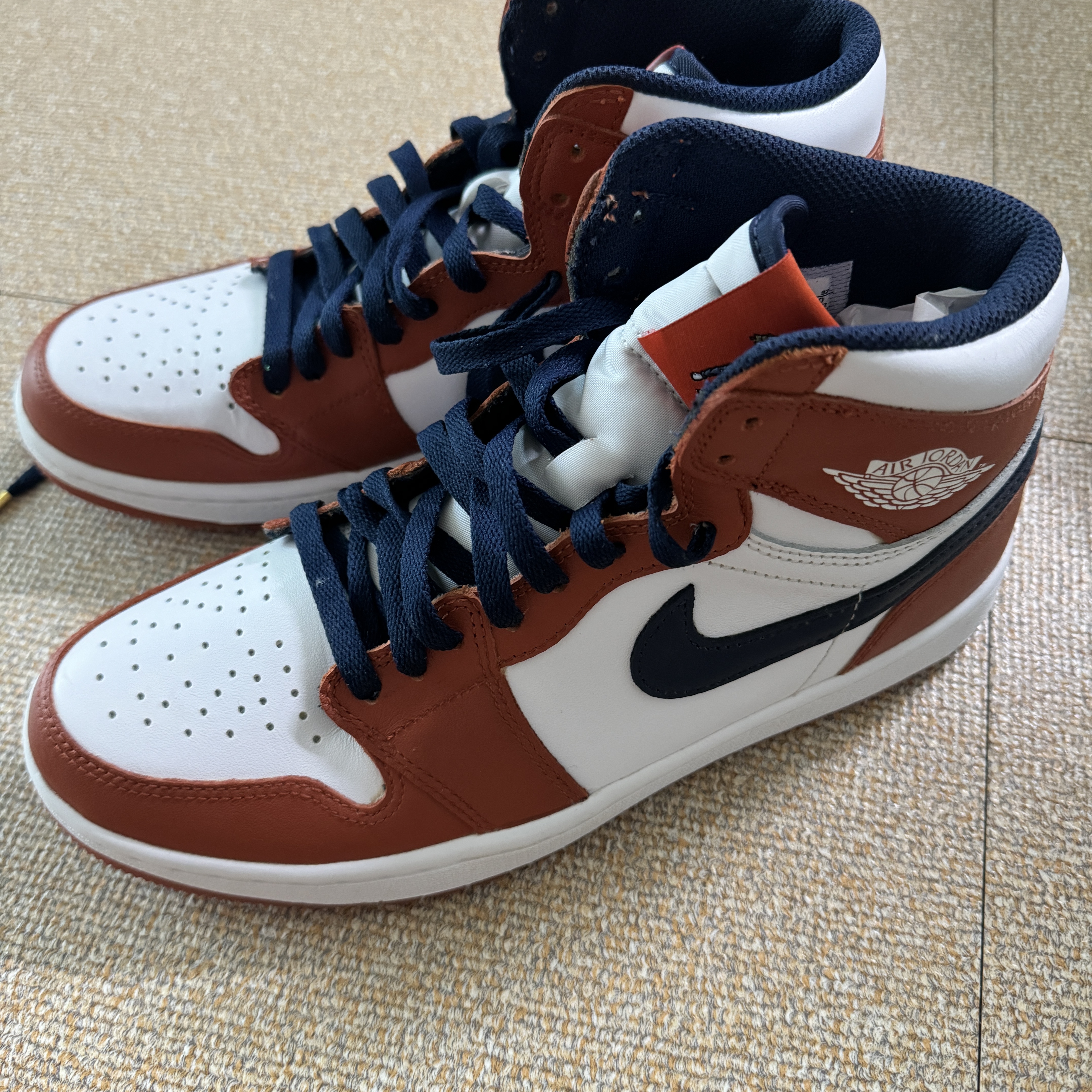 Jordan 1 x Eastside Golf High Golf Burnt Sunrise White 착용 스타일