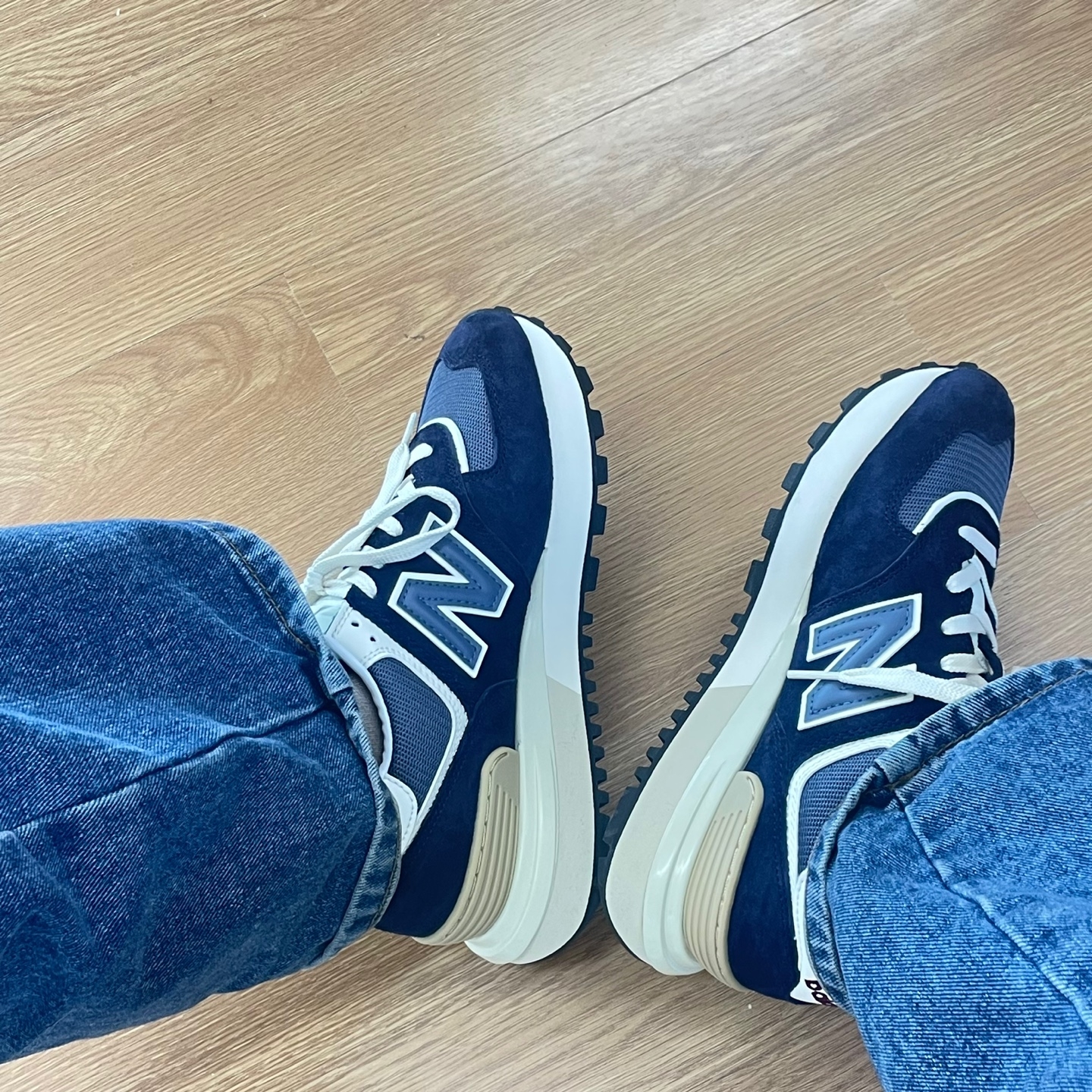 New Balance 574 Legacy Navy 착용 스타일