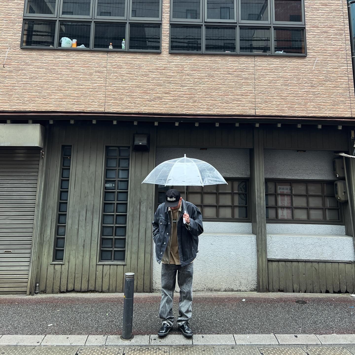 Supreme Washed Corduroy Zip Up Shirt Tan - 24SS, Supreme Box Logo T-Shirt Khaki - 23FW 착용 스타일 - 1