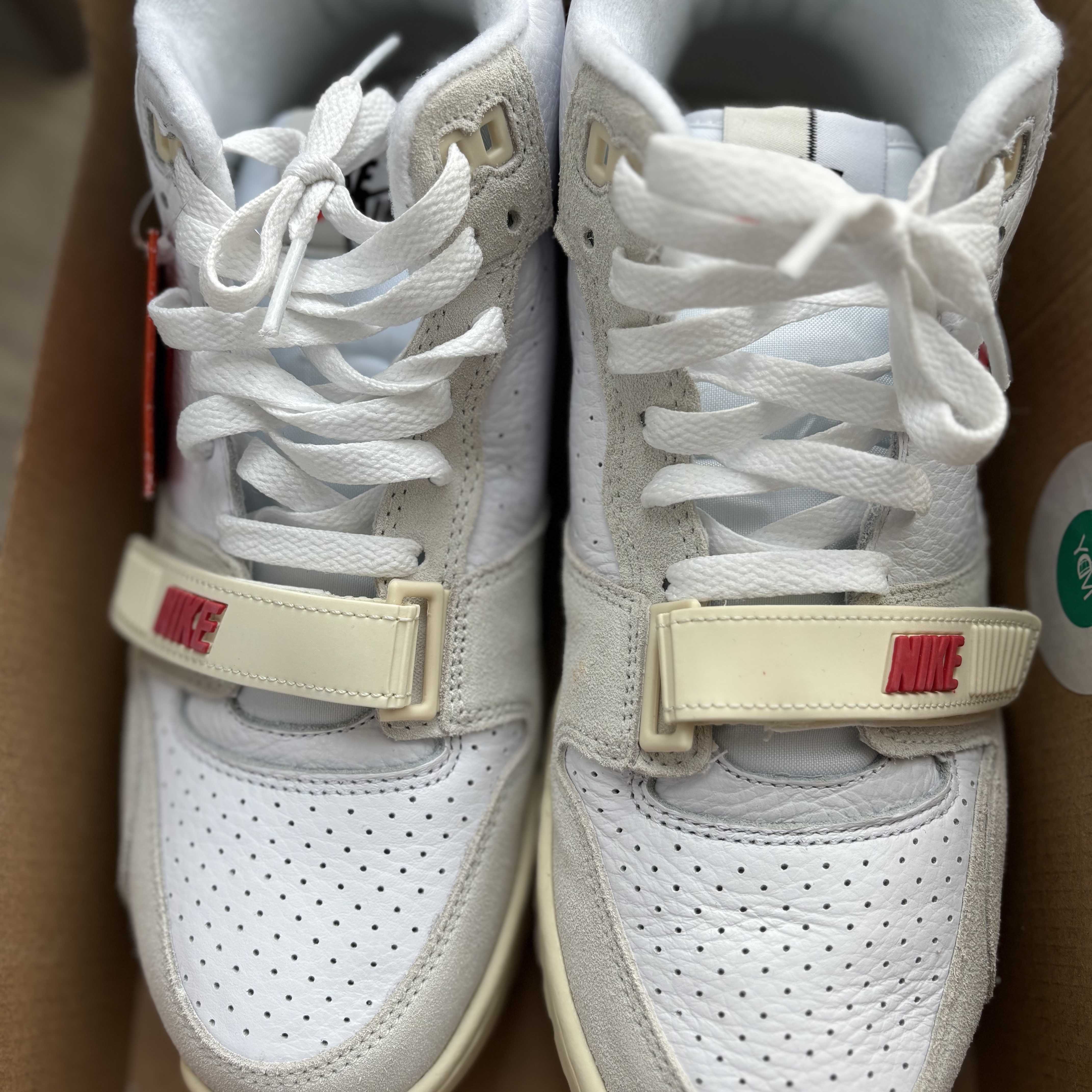 Nike Air Trainer 1 White University Red 착용 스타일