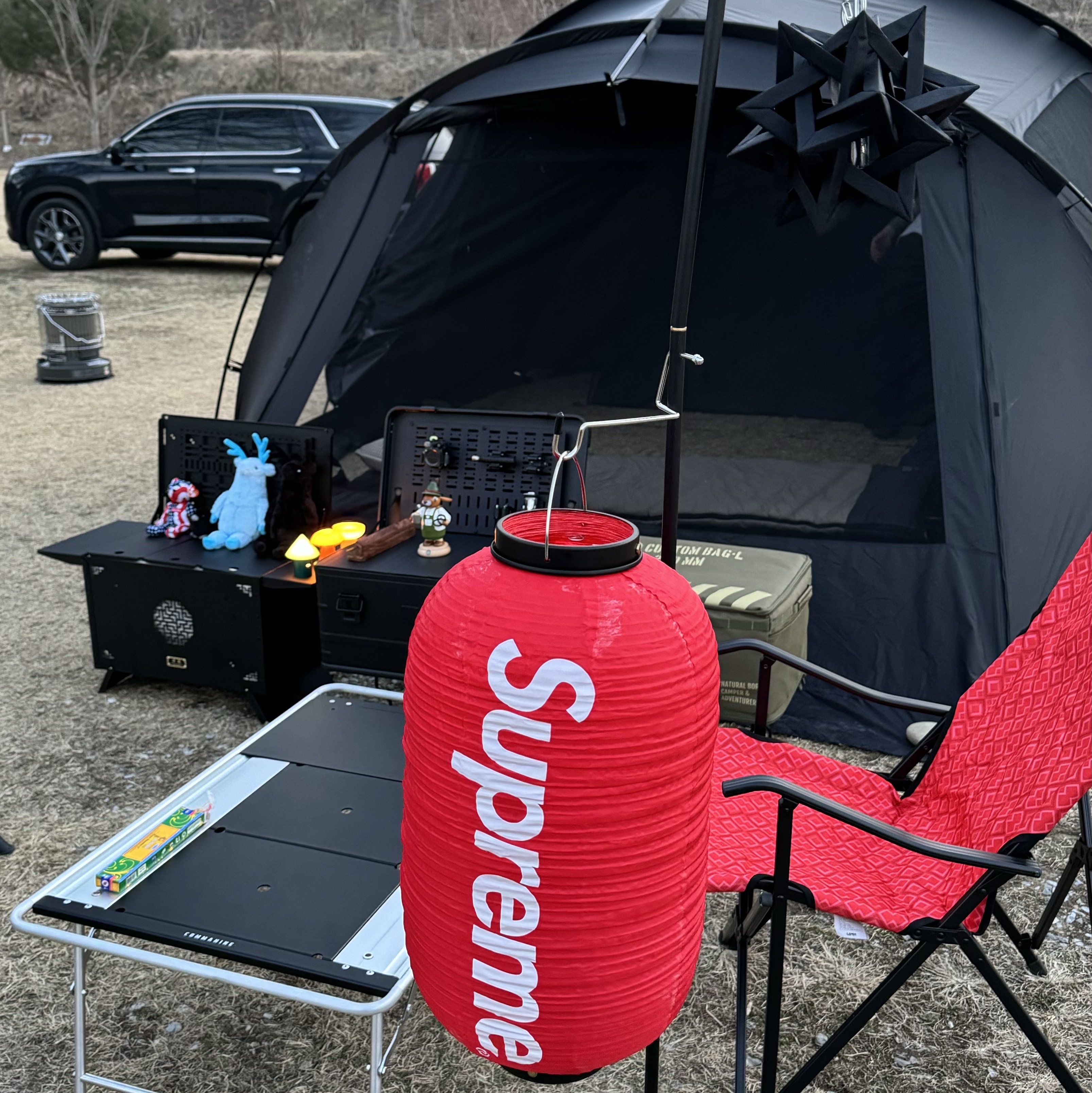 Supreme Hanging Lantern Red - 19FW 착용 스타일