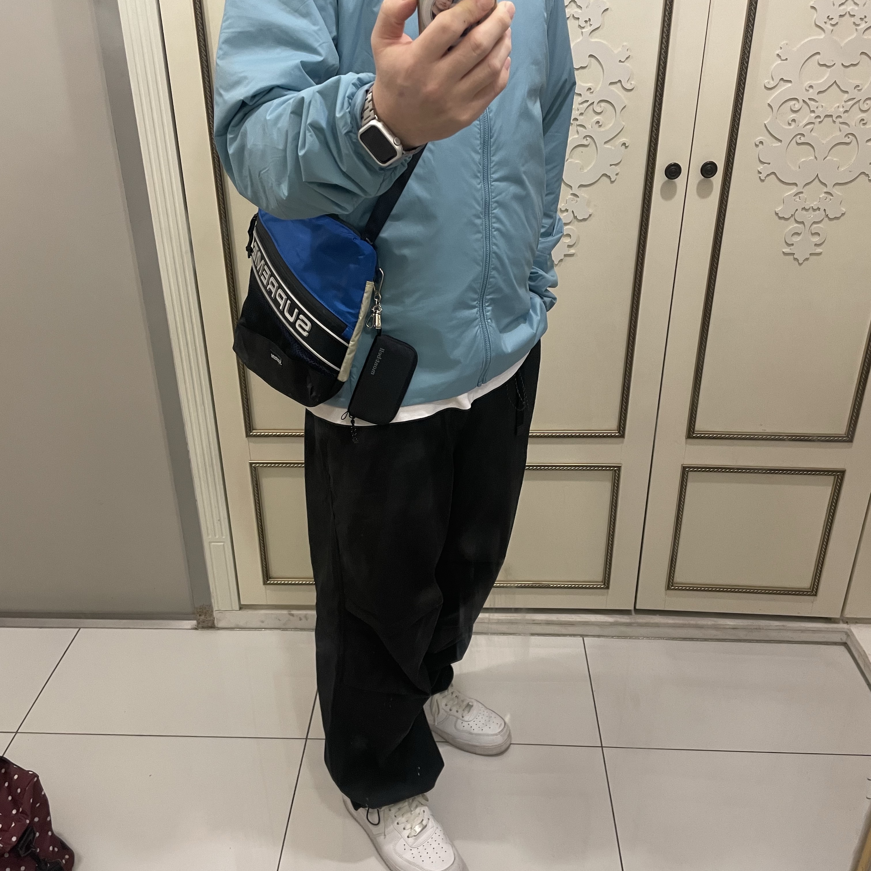 Supreme Shoulder Bag Blue - 23FW 착용 스타일