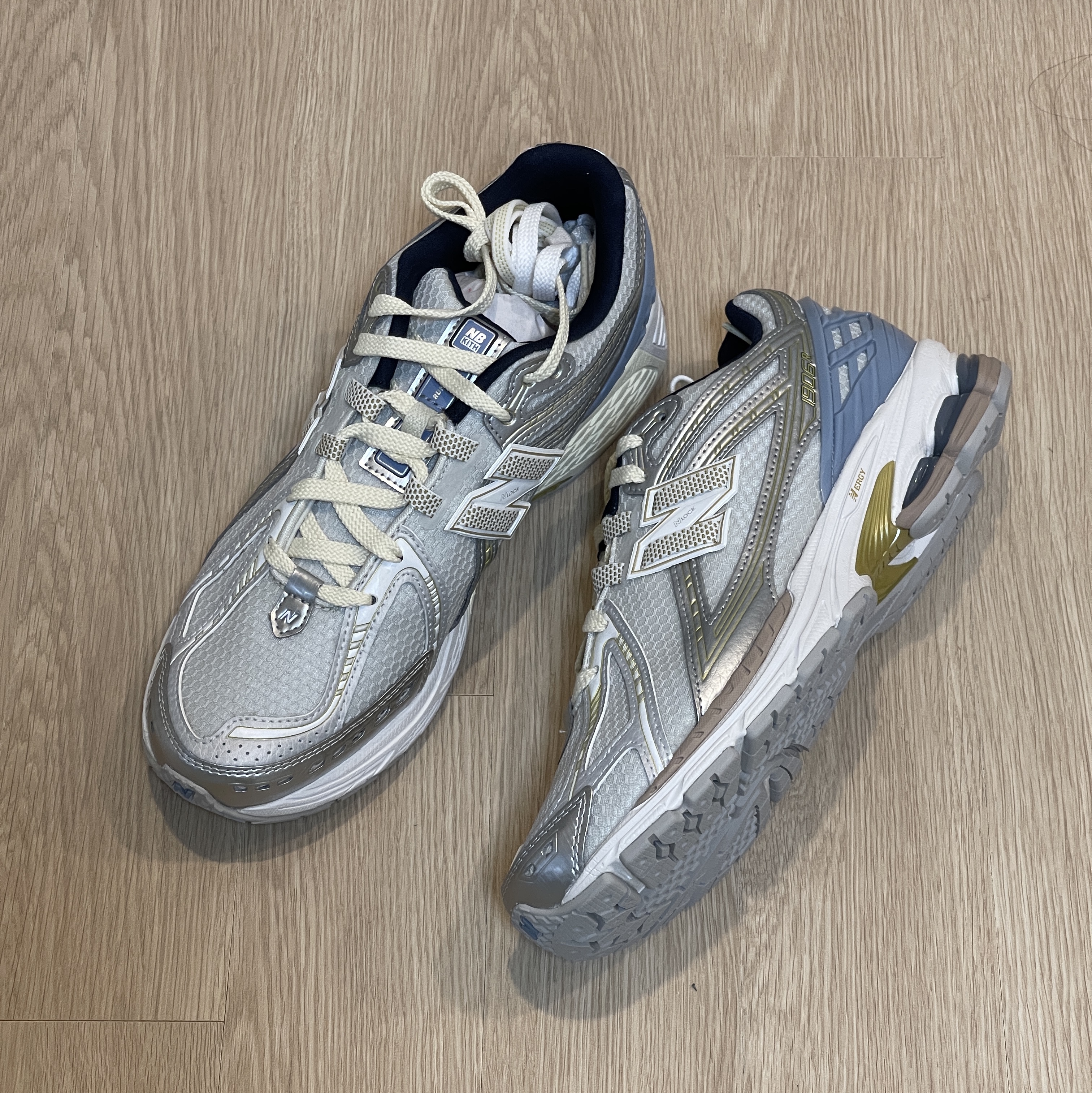 New Balance x Kith 1906R White Blue 착용 스타일 - 1