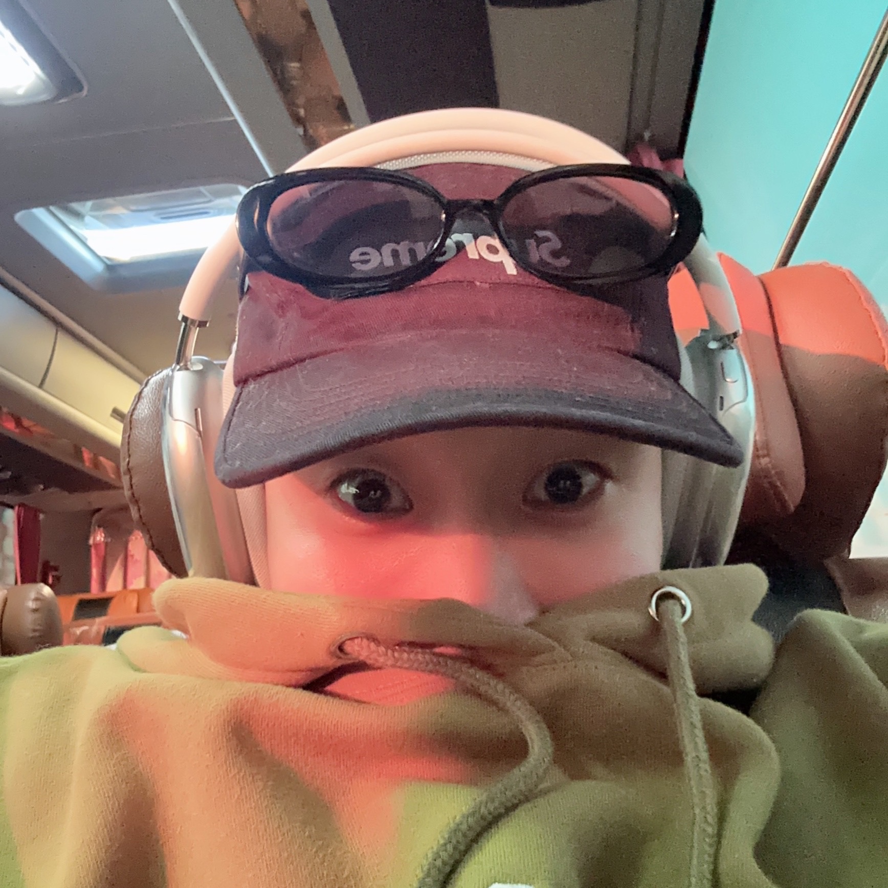 Apple AirPods Max Lightning Silver (Korean Ver.) 착용 스타일