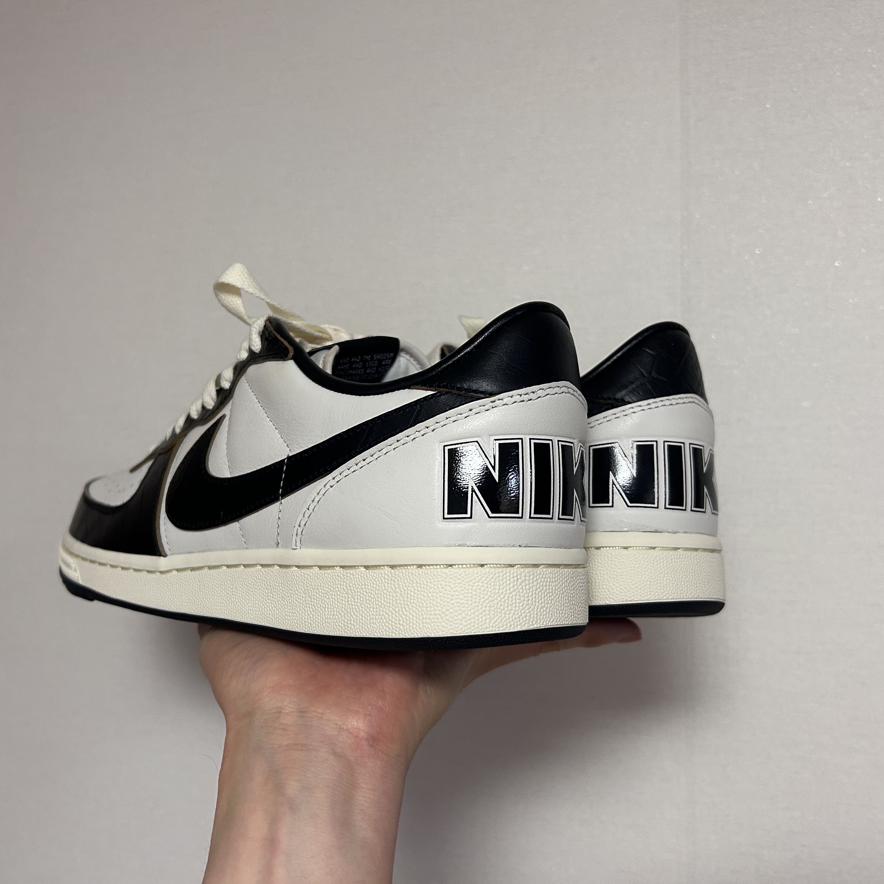 Nike Terminator Low Phantom Black 착용 스타일 - 3