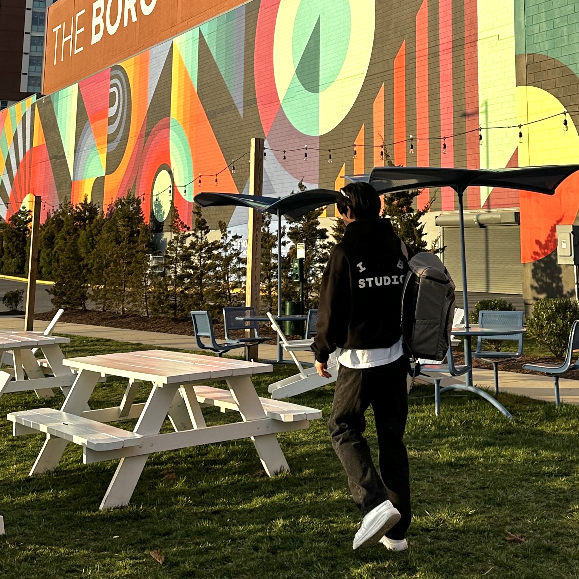 IAB Studio Hoodie Black 착용 스타일