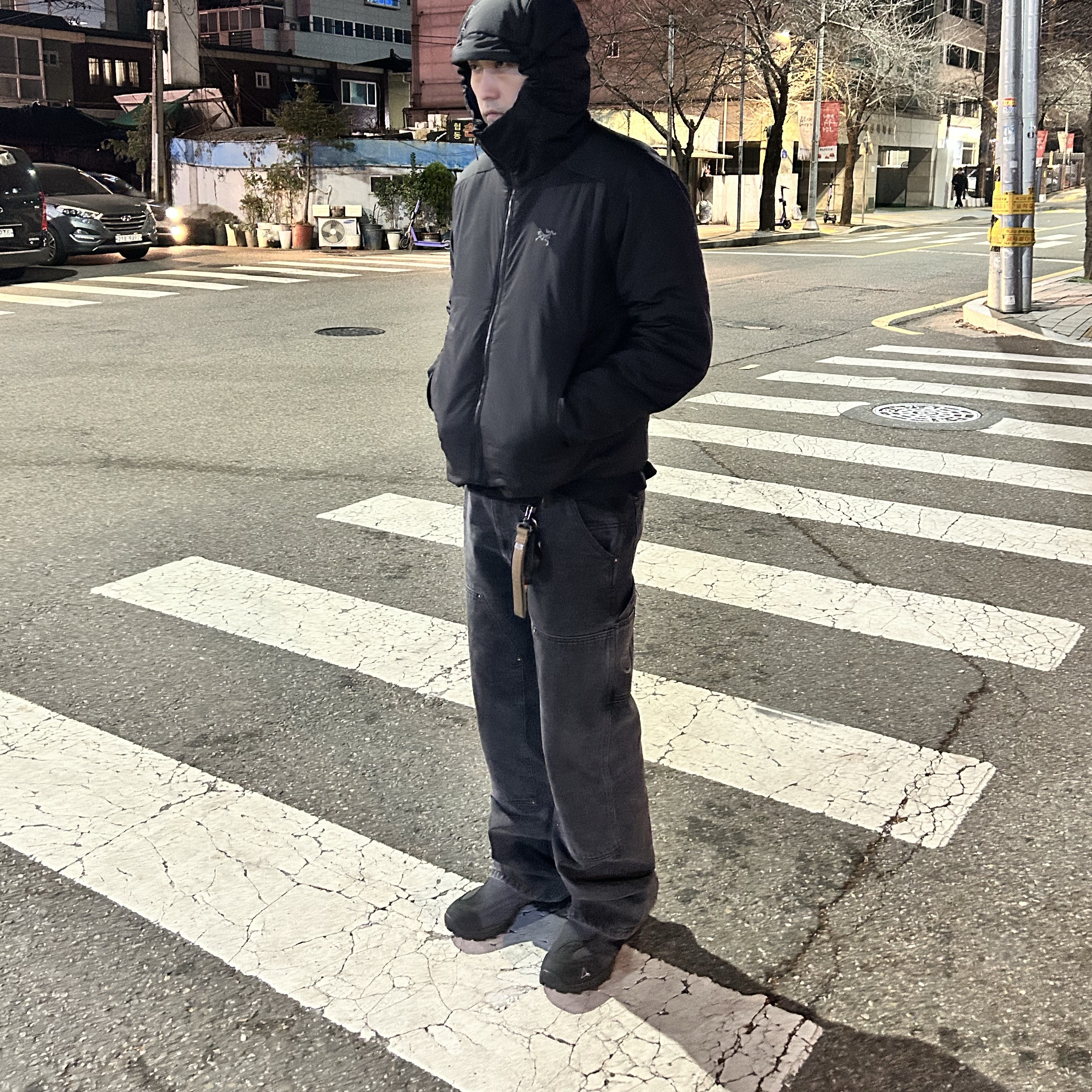 Arc'teryx Atom Heavyweight Hoody Black, Roa Hiking Minaar Black 착용 스타일 - 2