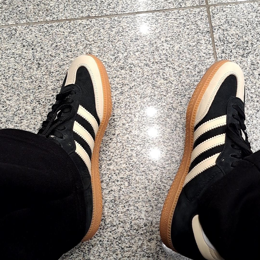 (W) Adidas Samba OG Core Black Wonder White 착용 스타일