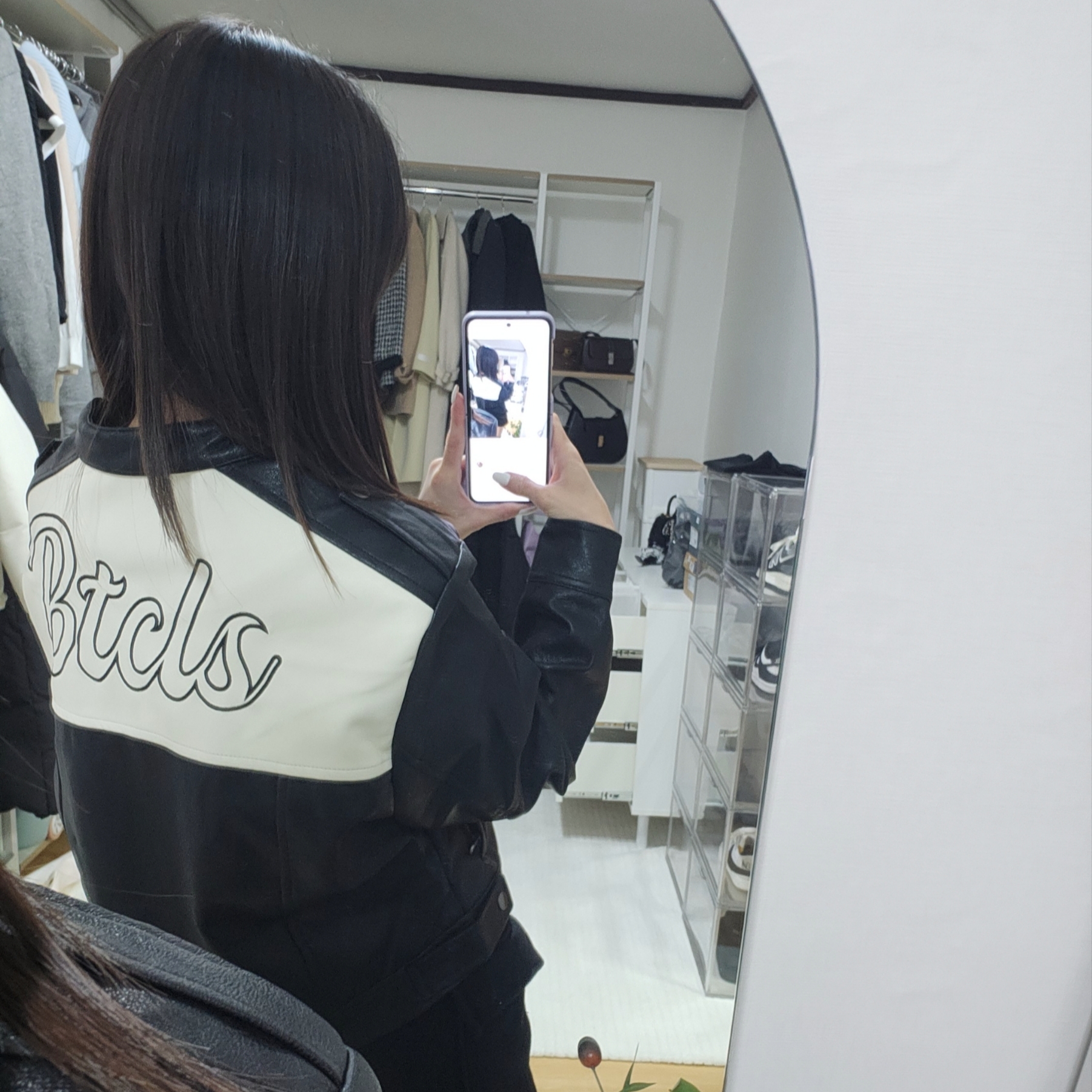 (W) Diesel T-Angie Peekaboo Logo T-Shirt Black 착용 스타일 - 3