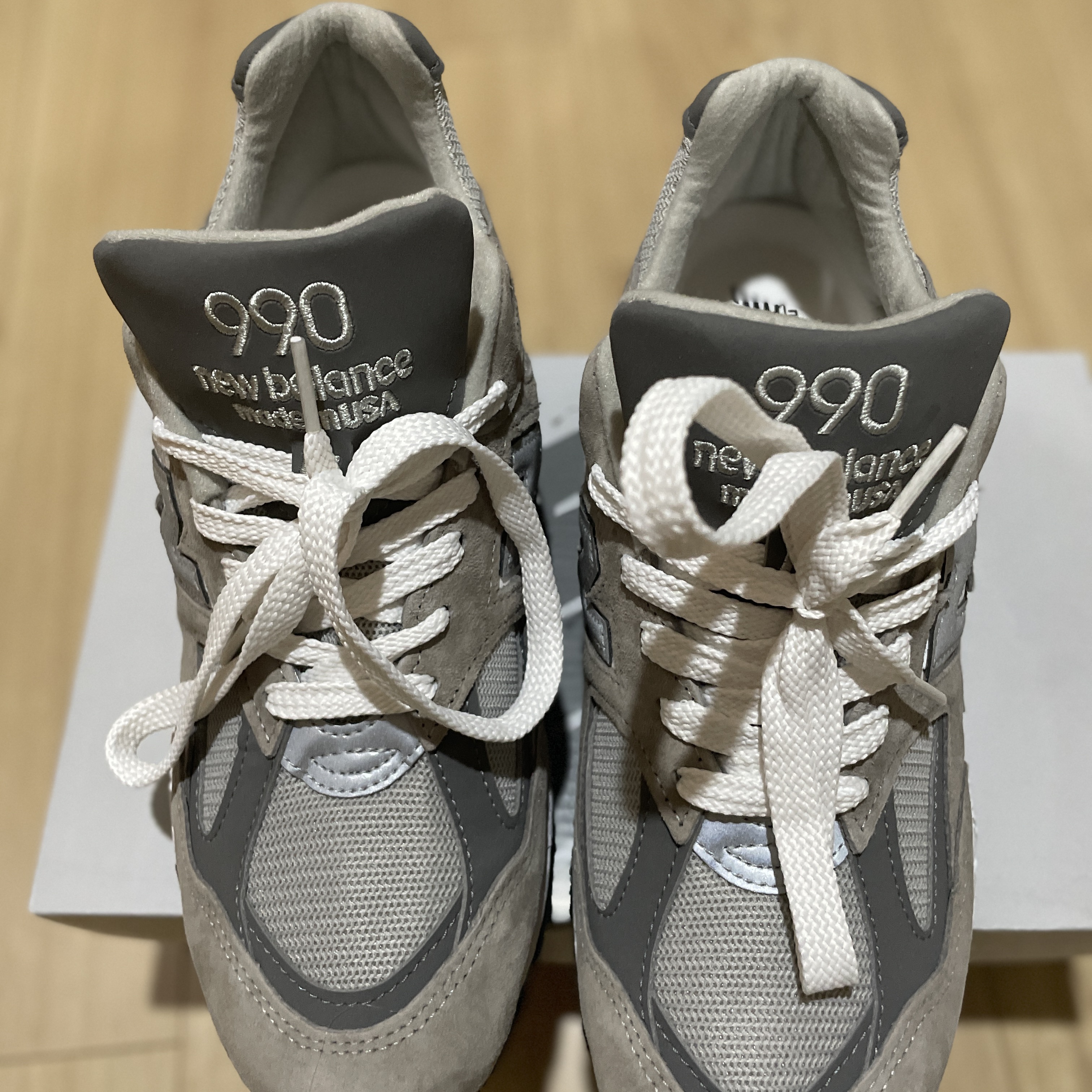New Balance 990v2 Made in USA Grey 착용 스타일 - 2
