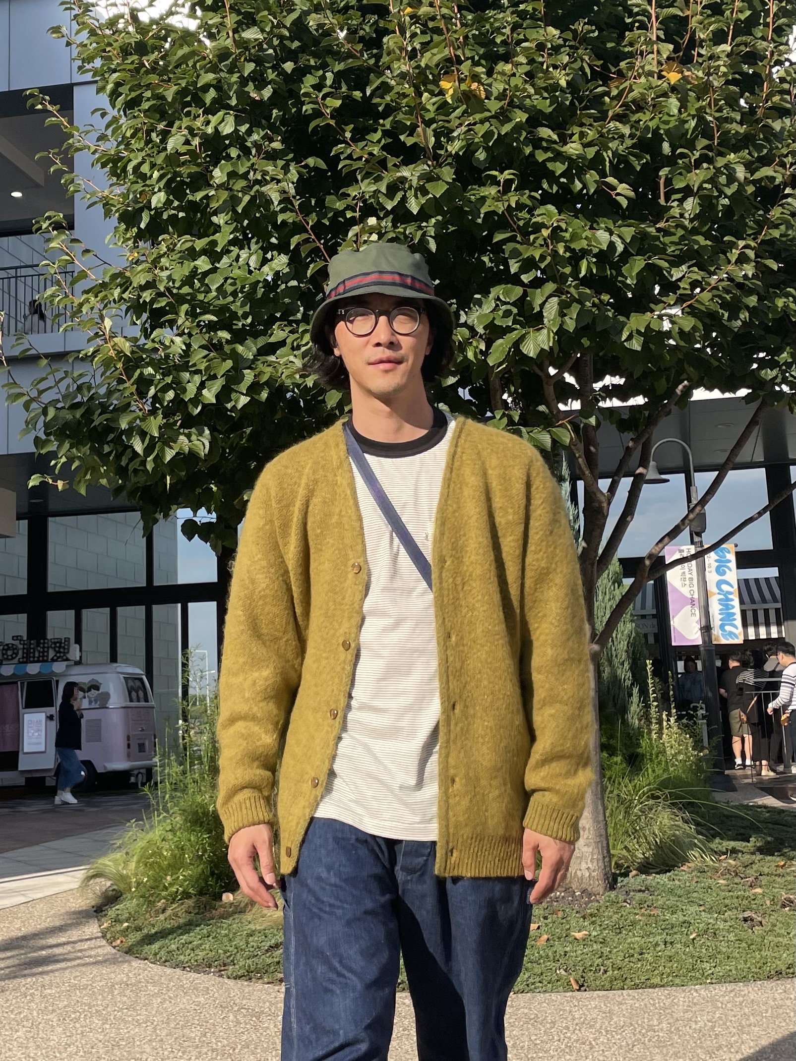 Needles Mohair Cardigan Olive, Adidas Superstar Core Black White 착용 스타일 - 6